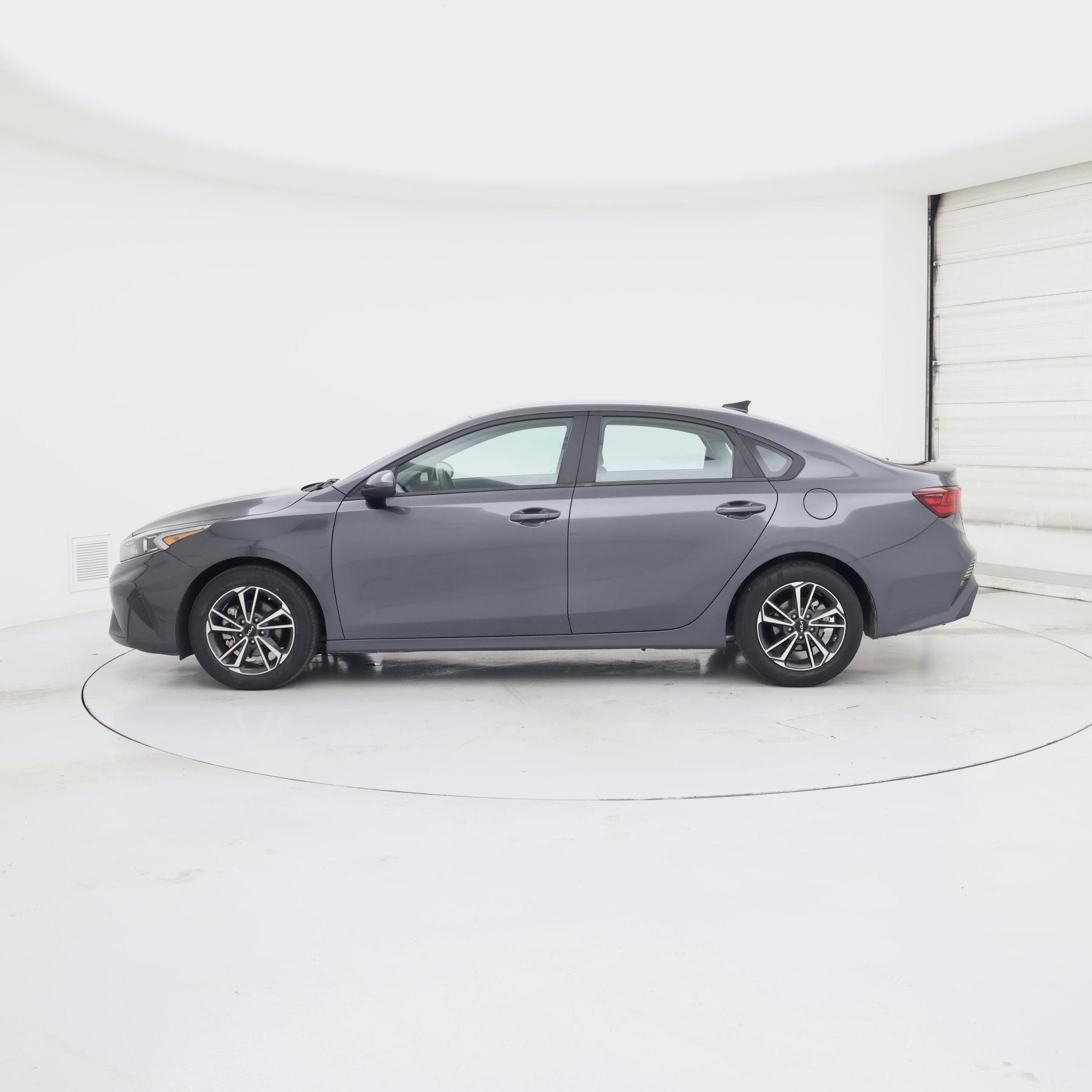 Thumbnail: 2023 Kia Forte - 3