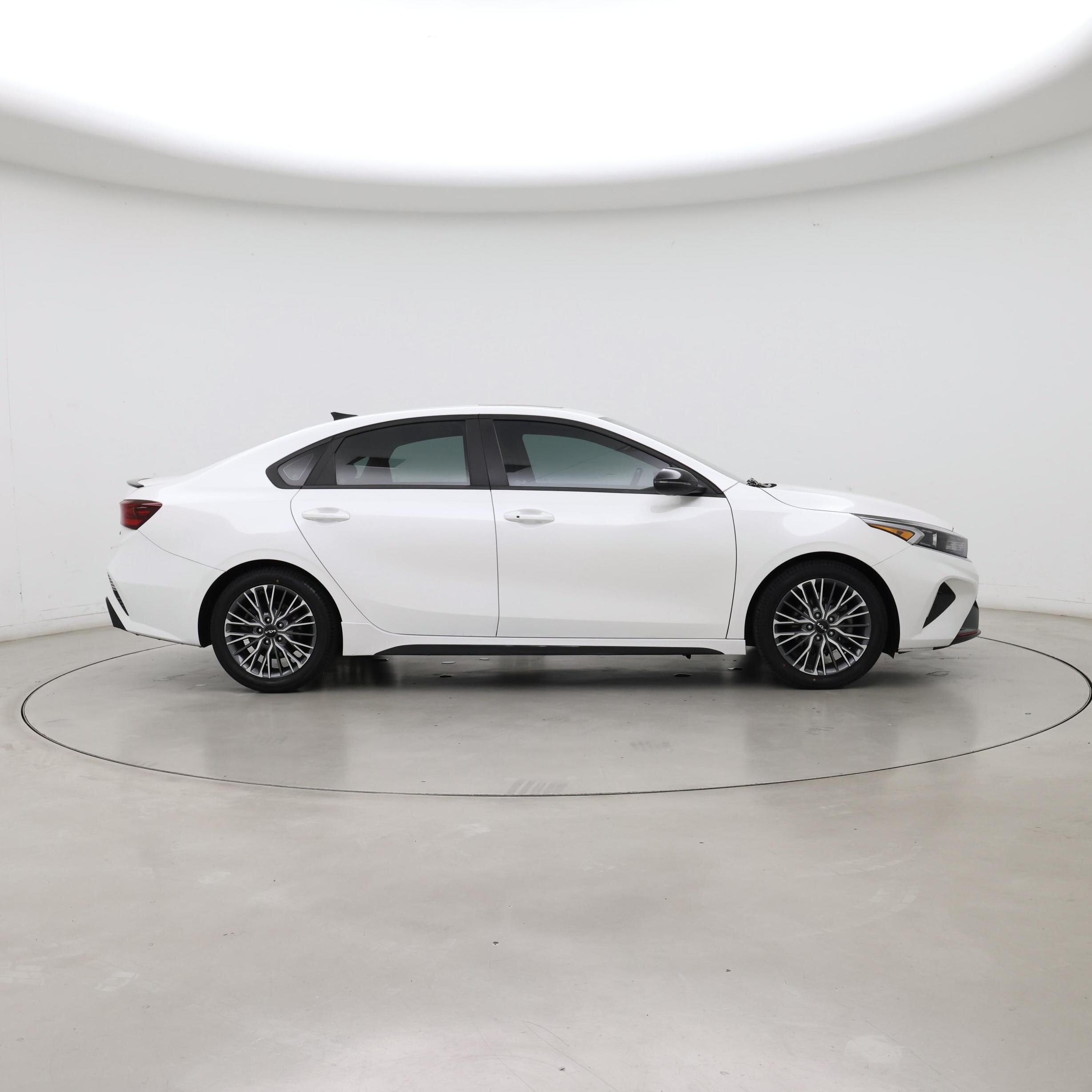 Thumbnail: 2022 Kia Forte - 7