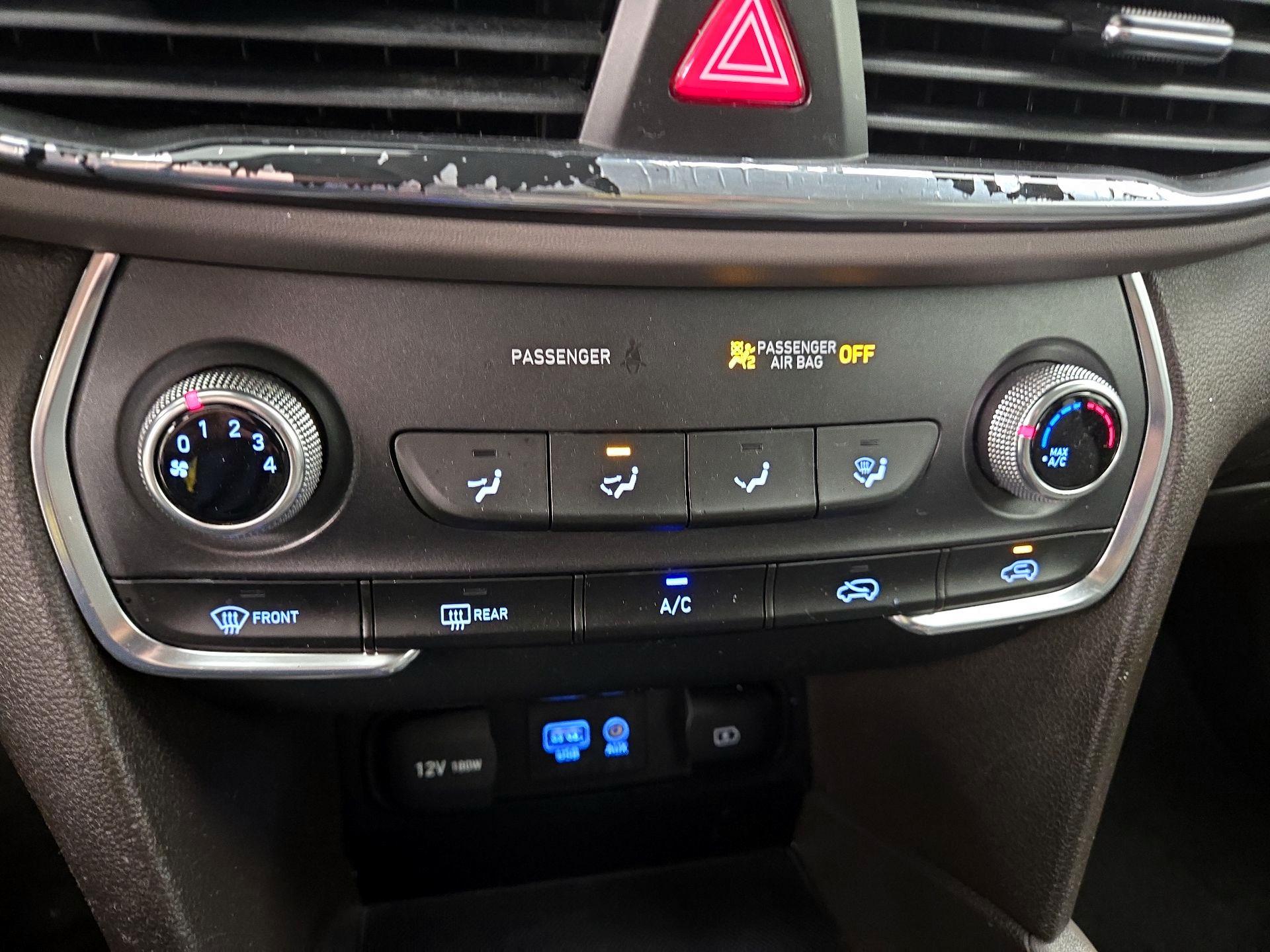 Thumbnail: 2020 Hyundai Santa Fe - 16