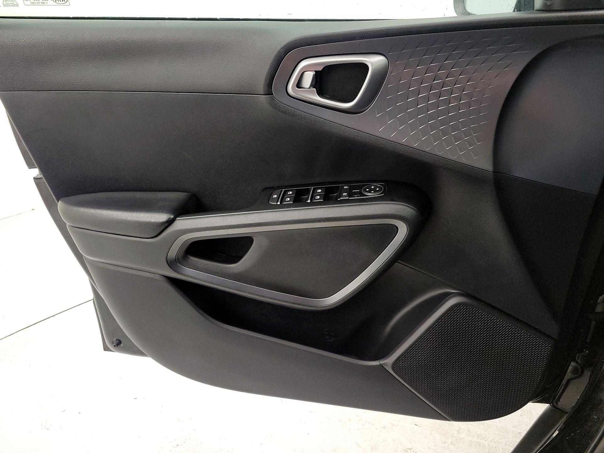 Thumbnail: 2021 Kia Soul - 12