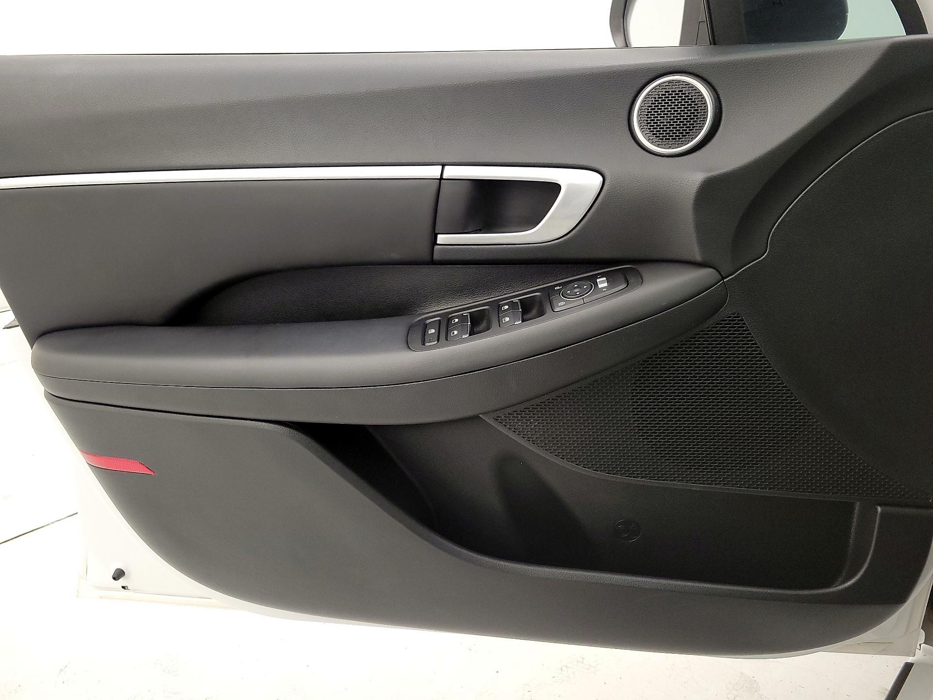 Thumbnail: 2022 Hyundai Sonata - 12