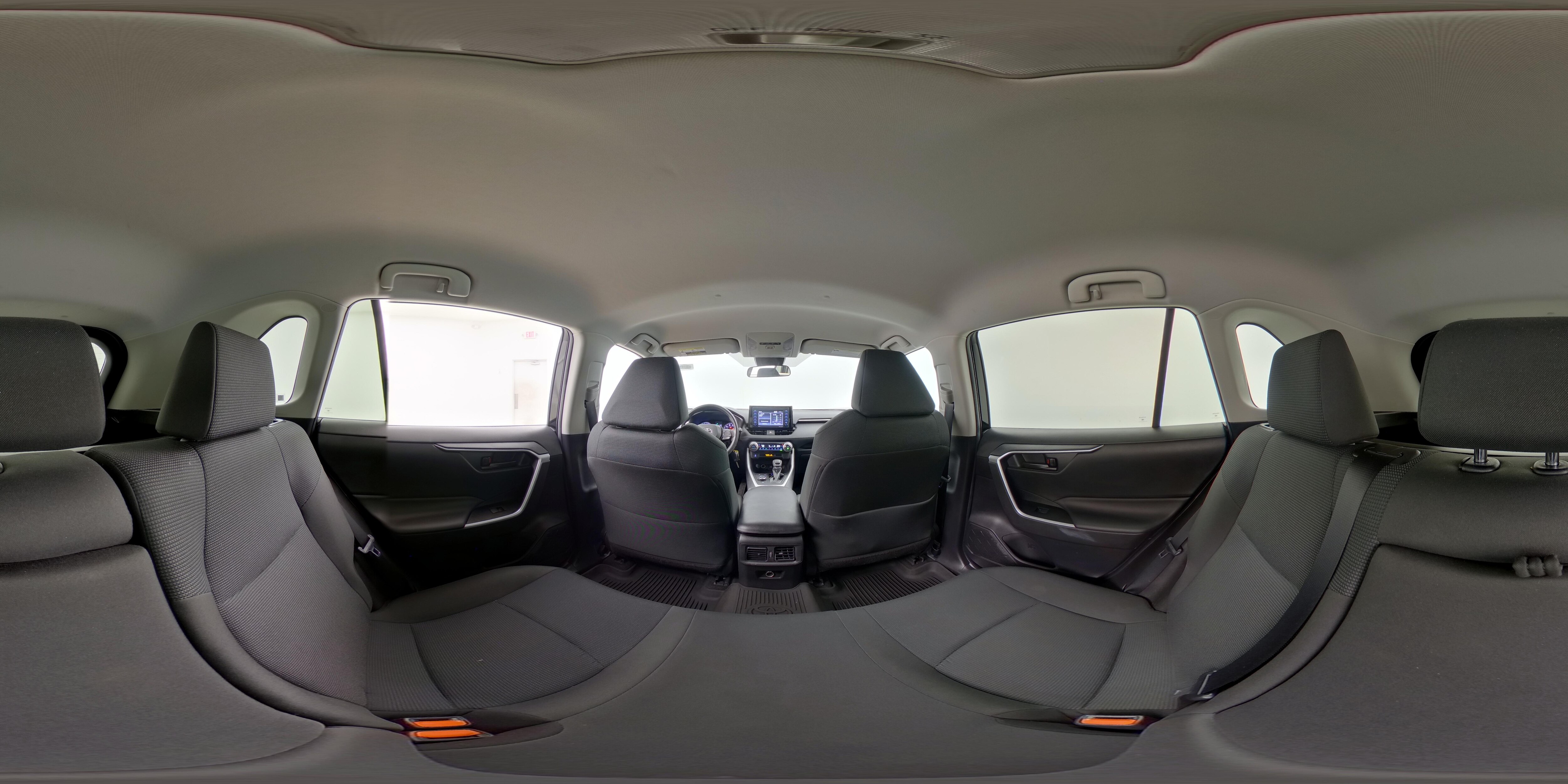 2021 Toyota RAV4 LE - Photo 25