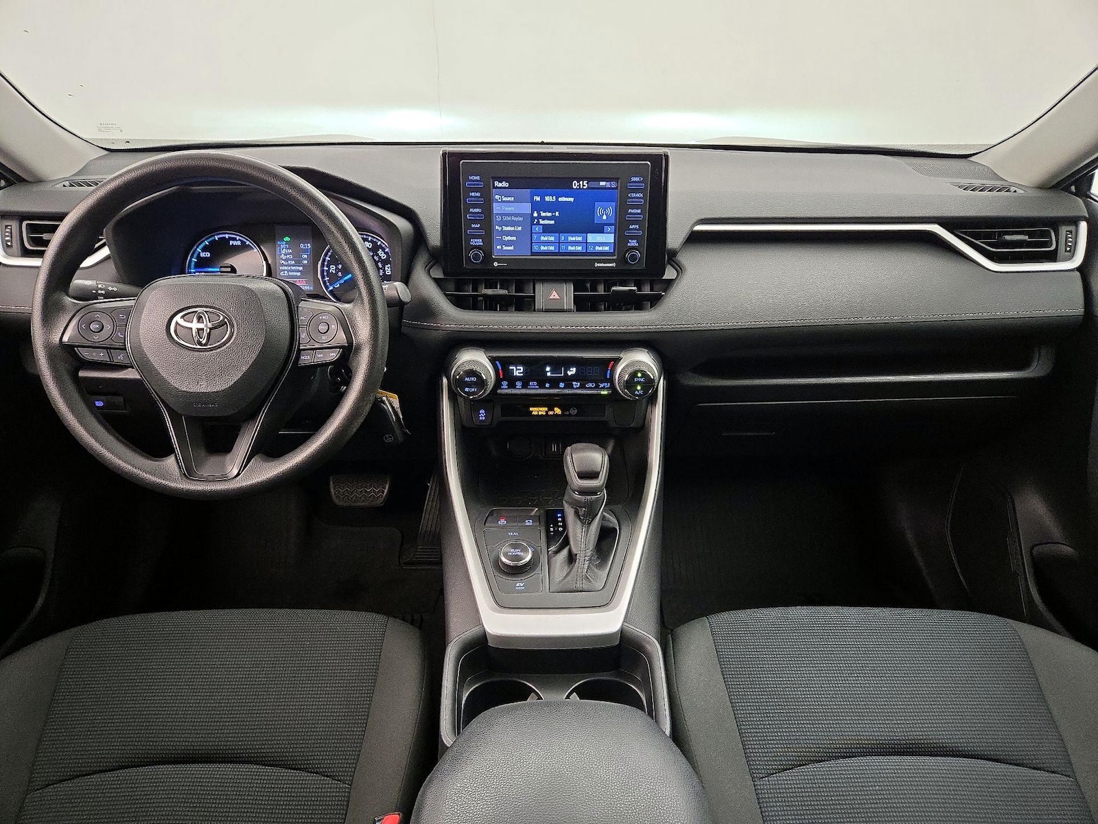 2021 Toyota RAV4 LE - Photo 10