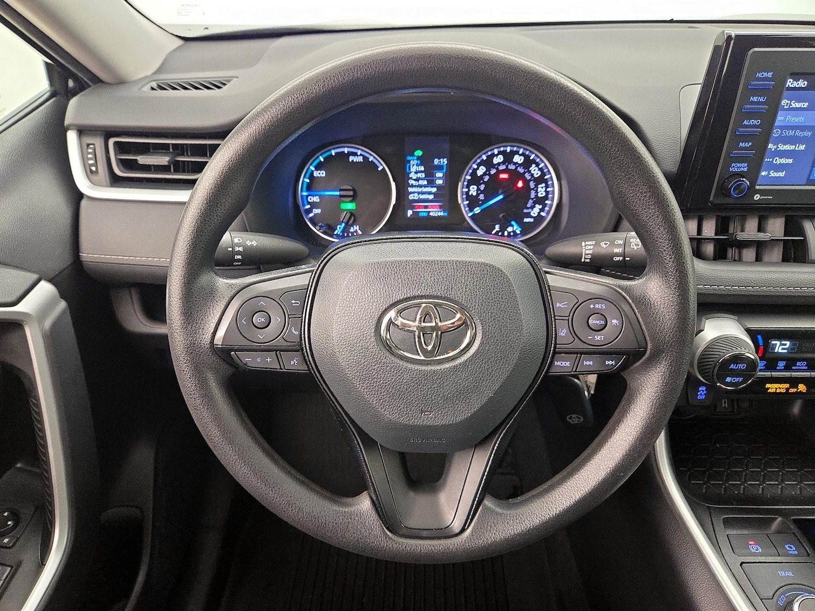 2021 Toyota RAV4 LE - Photo 11