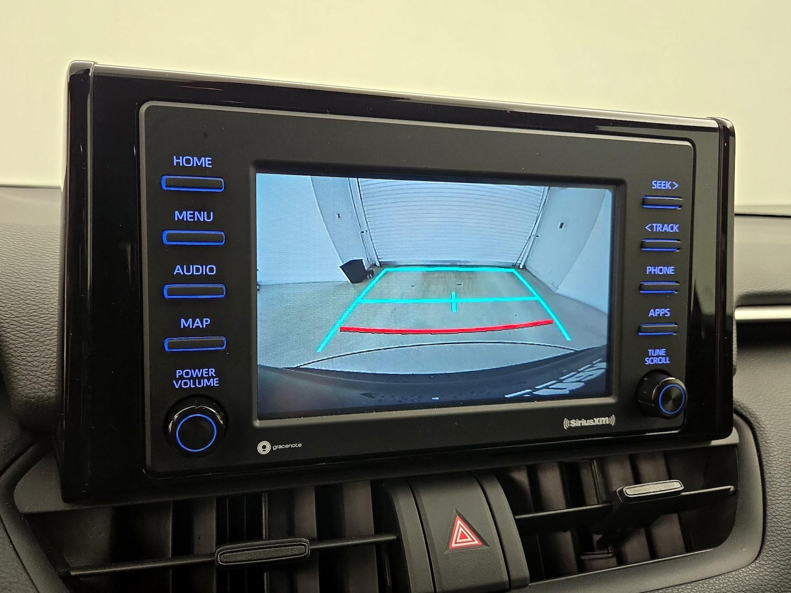 2021 Toyota RAV4 LE - Photo 15