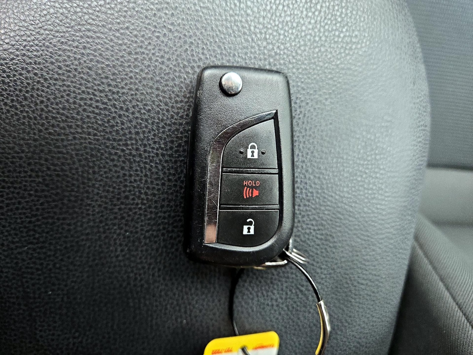 2021 Toyota RAV4 LE - Photo 23