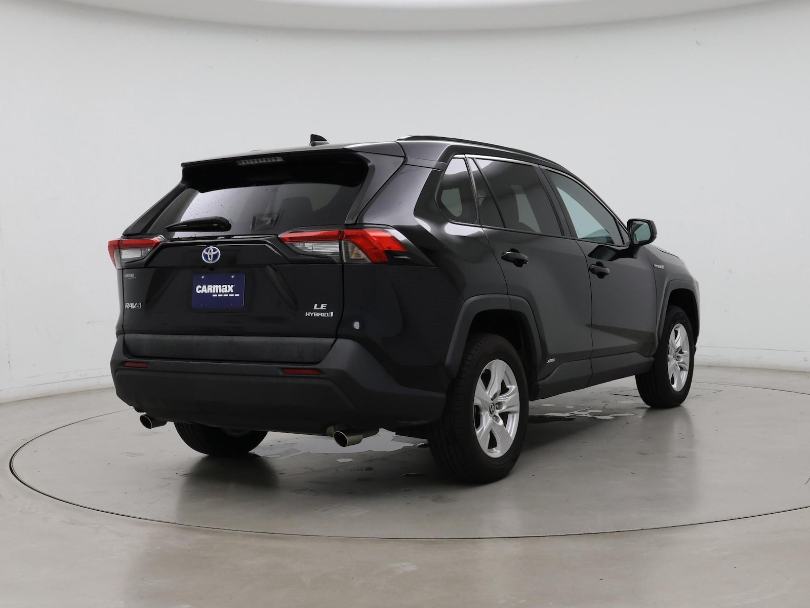 2021 Toyota RAV4 LE - Photo 9