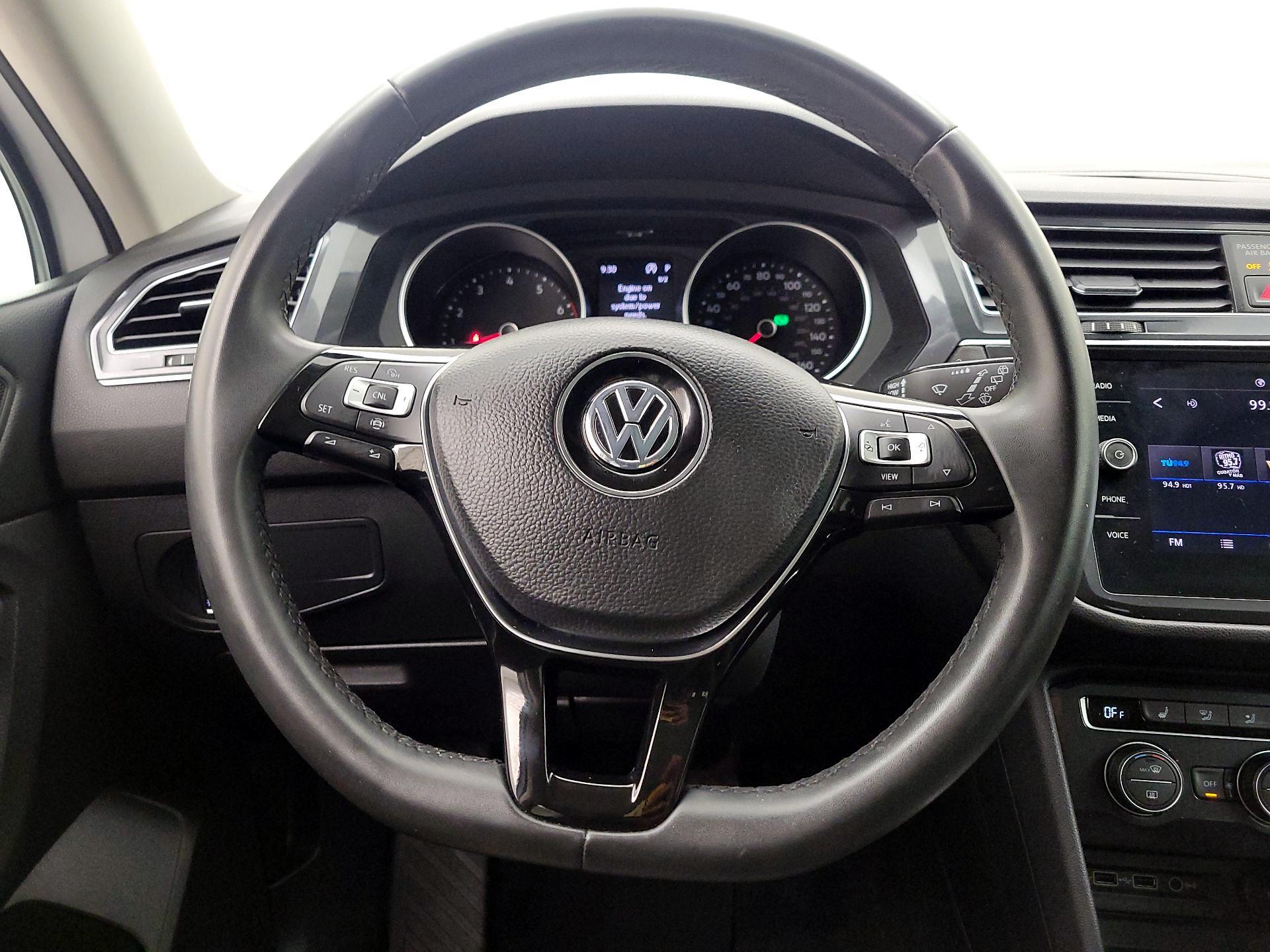 Thumbnail: 2020 Volkswagen Tiguan - 10