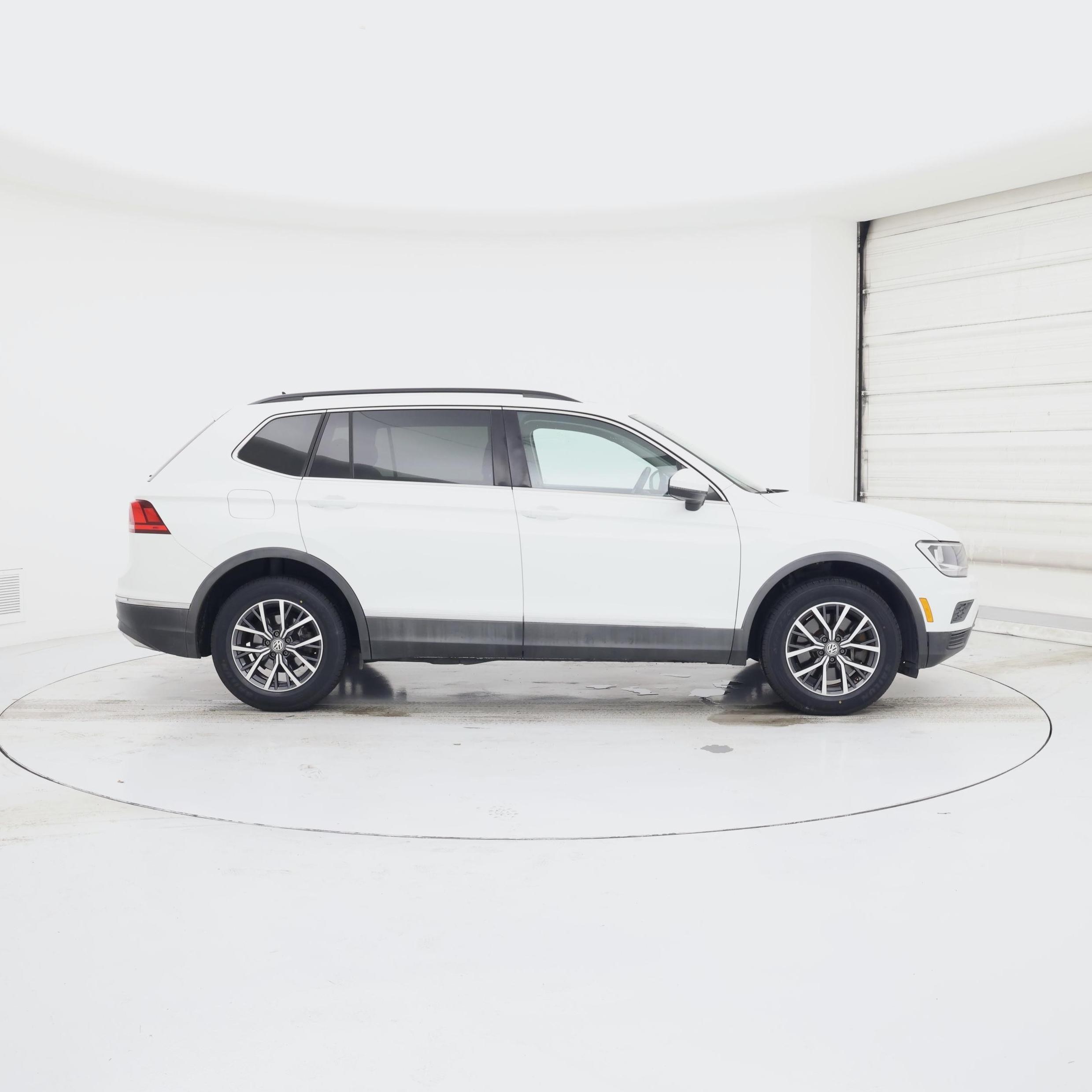 Thumbnail: 2020 Volkswagen Tiguan - 7