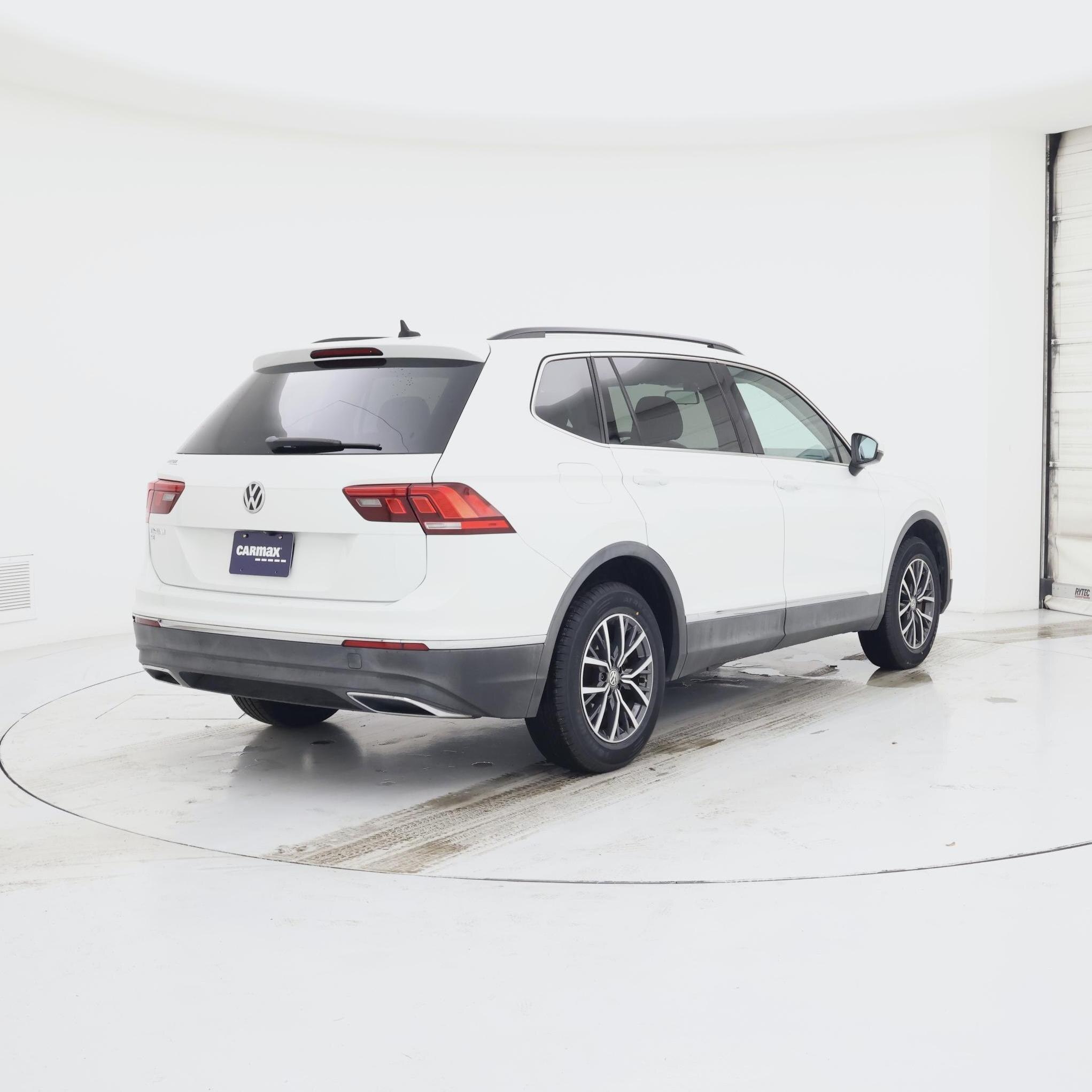 Thumbnail: 2020 Volkswagen Tiguan - 8