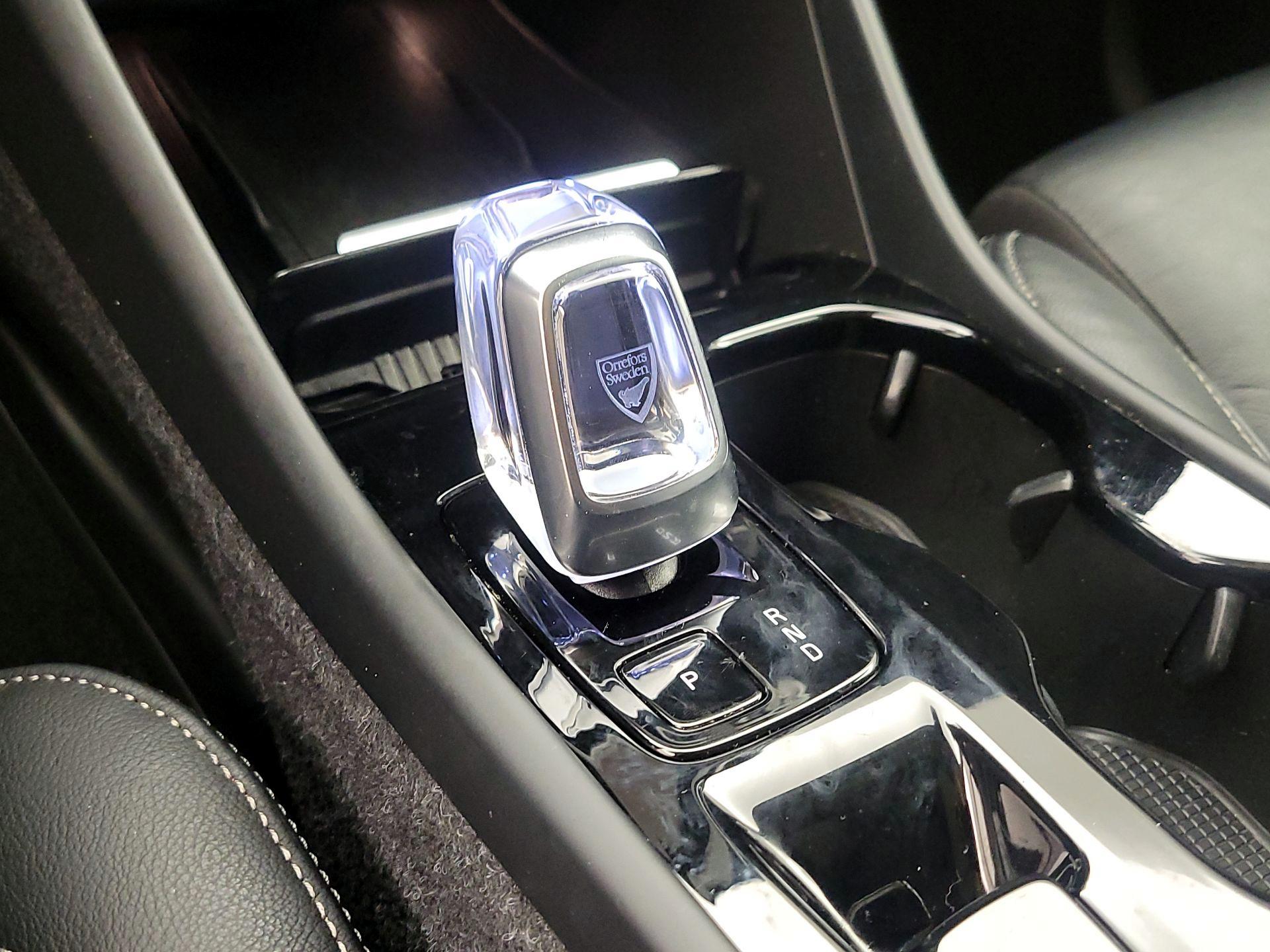 Thumbnail: 2023 Volvo XC40 - 17