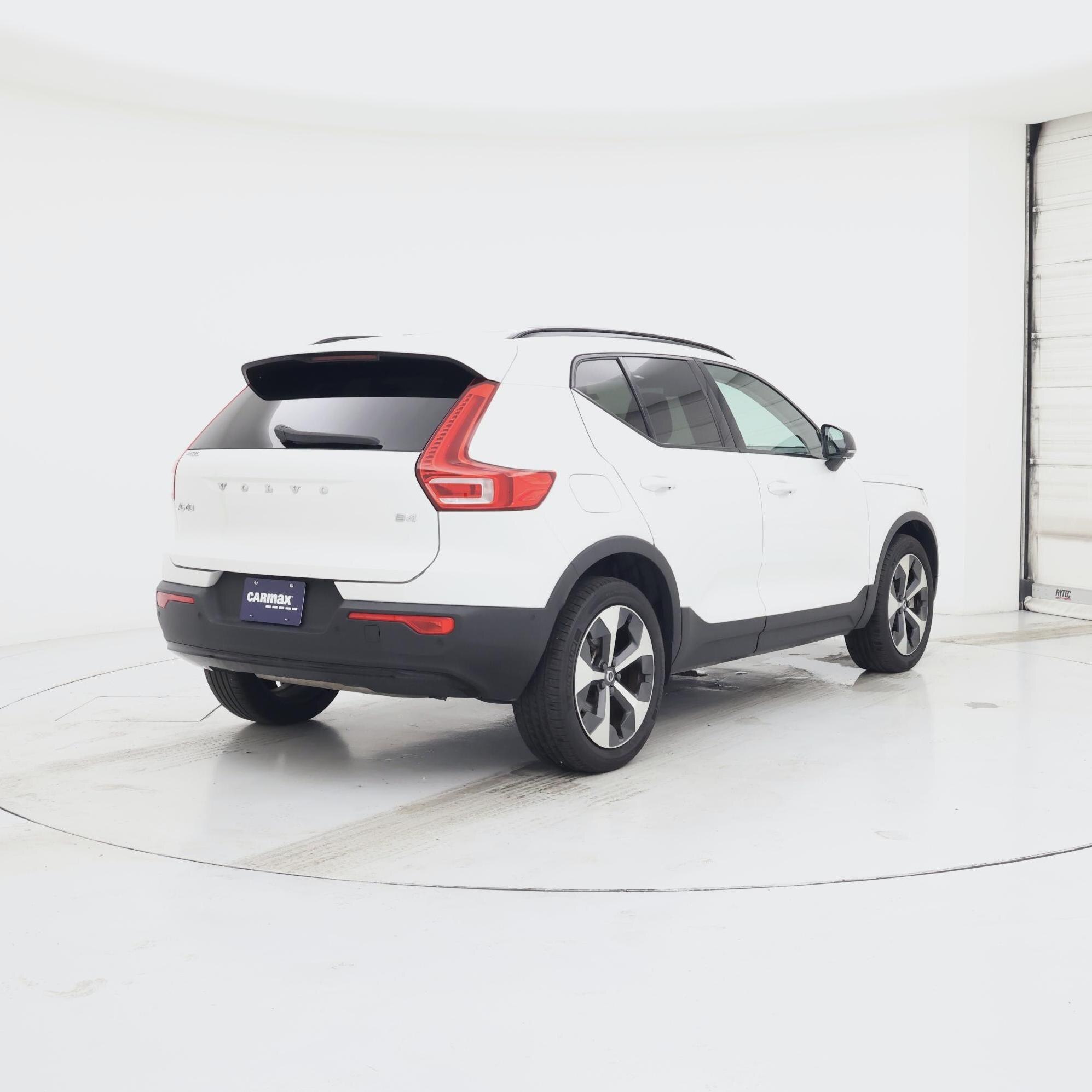 Thumbnail: 2023 Volvo XC40 - 8
