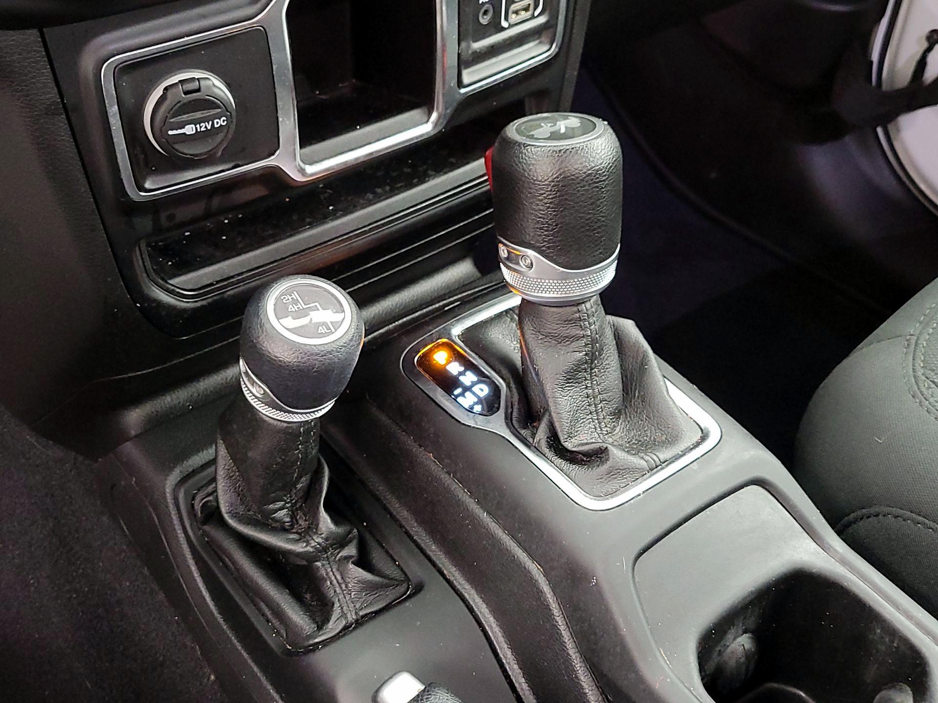Thumbnail: 2022 Jeep Wrangler - 17