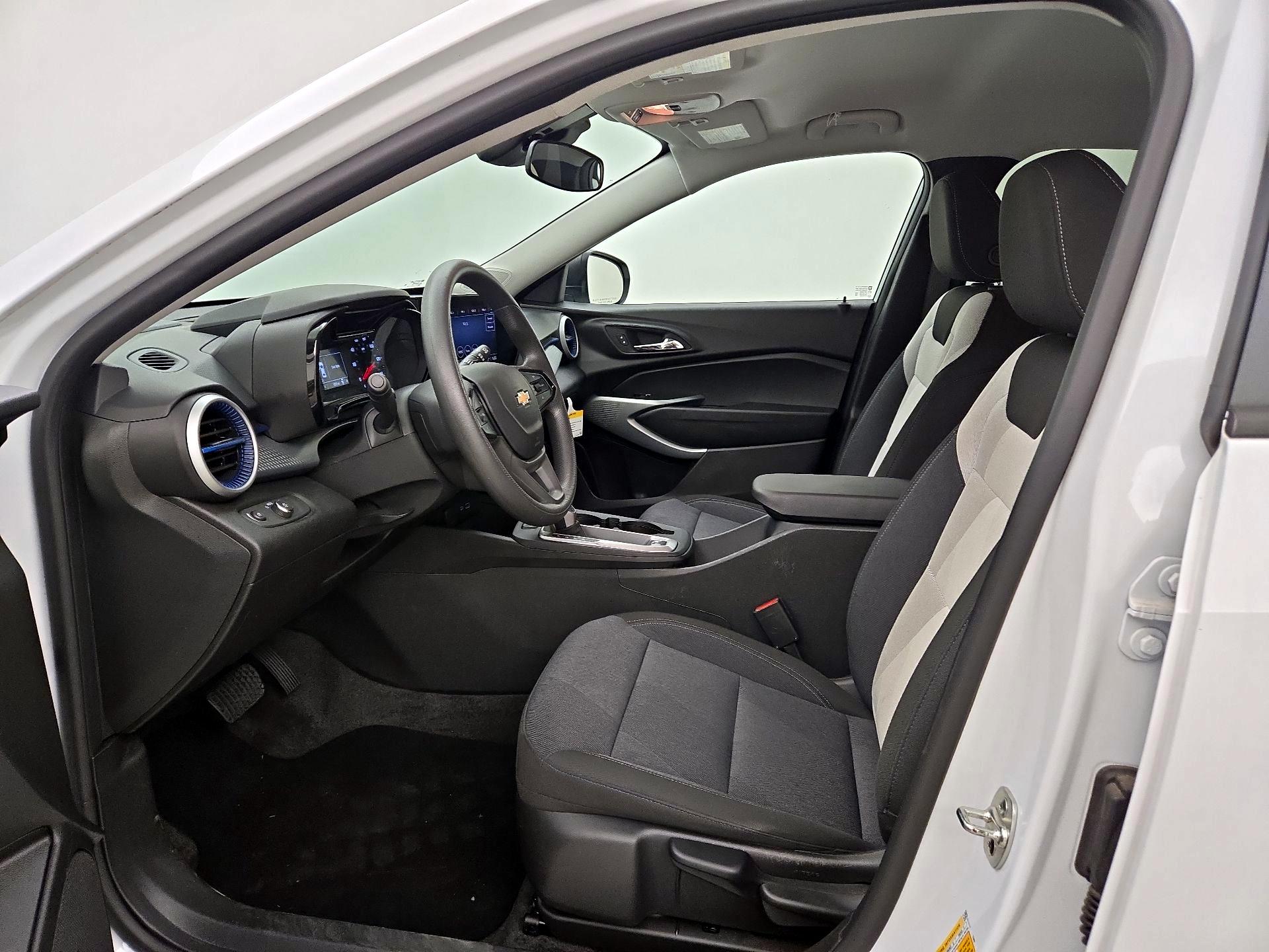 Thumbnail: 2024 Chevrolet Trax - 11