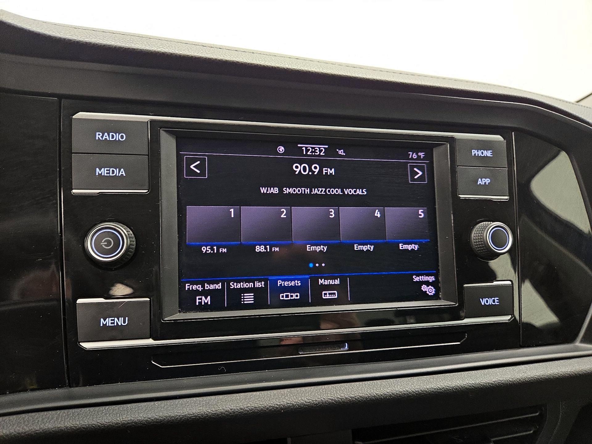 Thumbnail: 2021 Volkswagen Jetta - 15