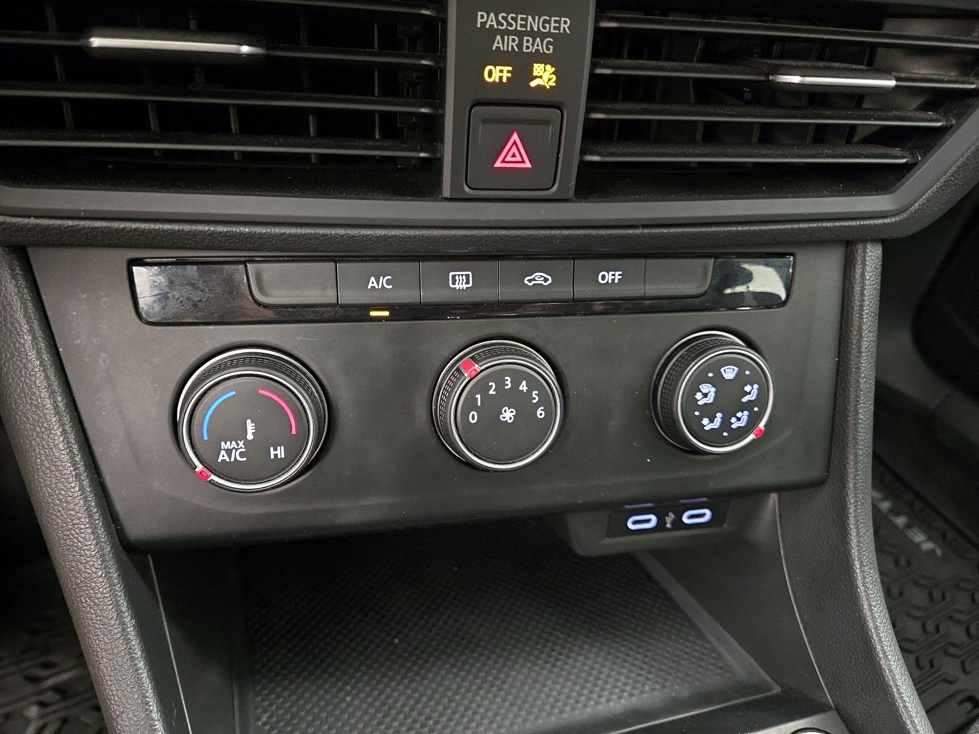 Thumbnail: 2021 Volkswagen Jetta - 16