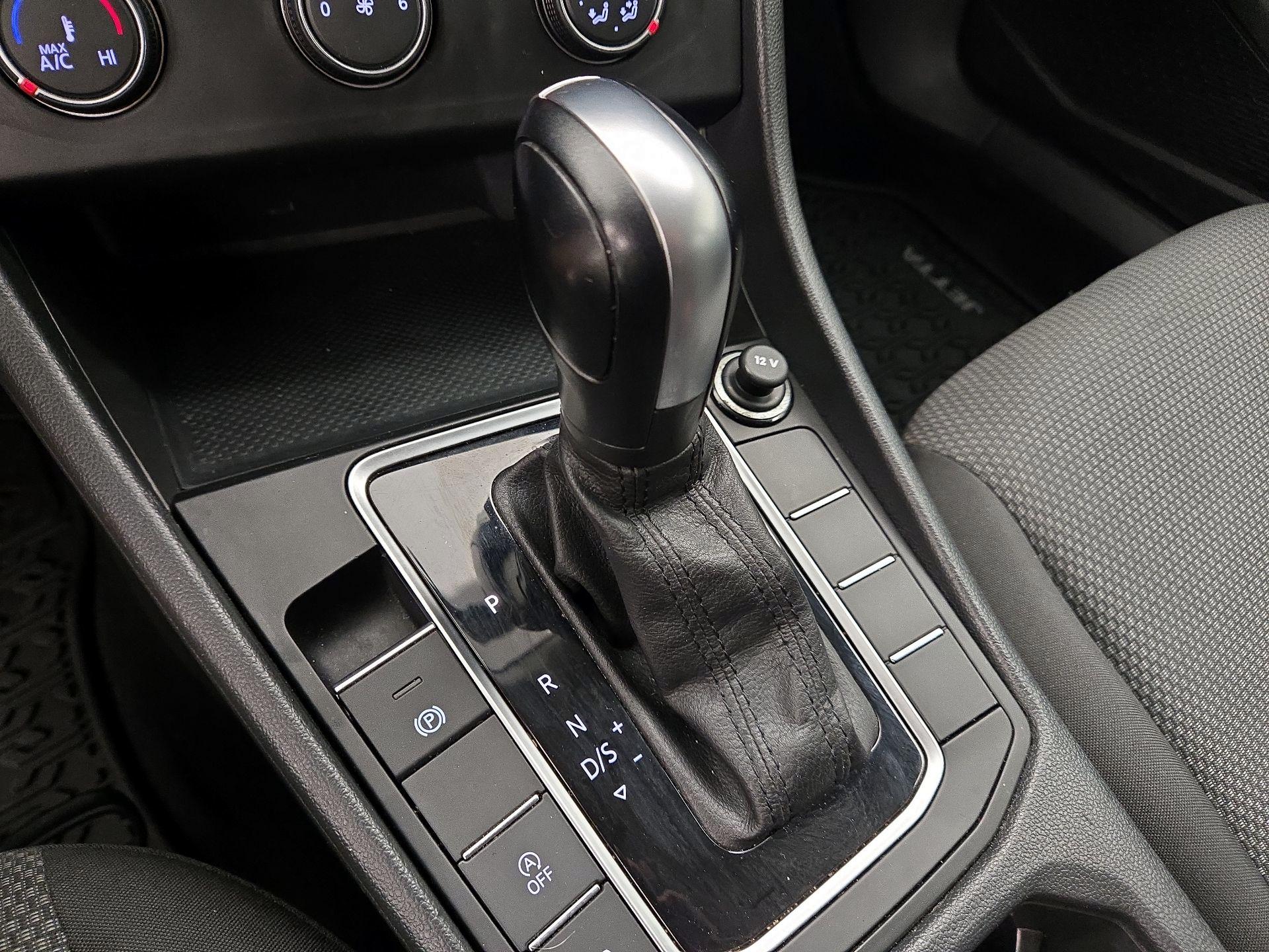 Thumbnail: 2021 Volkswagen Jetta - 17