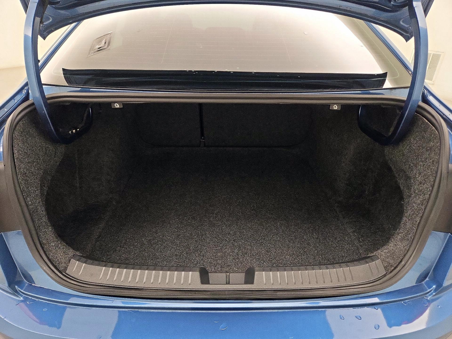 Thumbnail: 2021 Volkswagen Jetta - 20