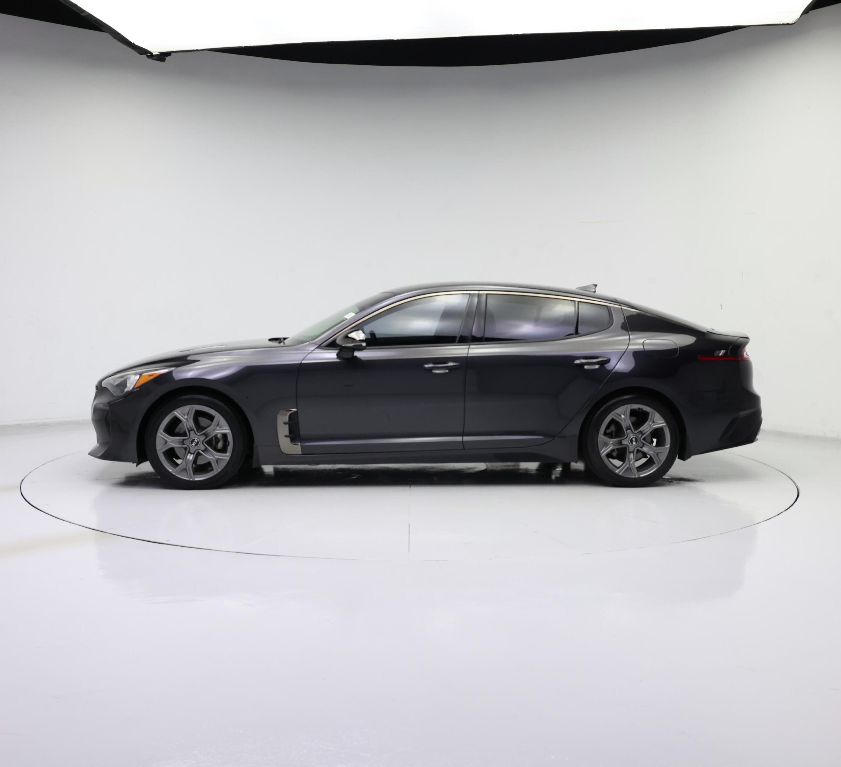 Thumbnail: 2021 Kia Stinger - 3