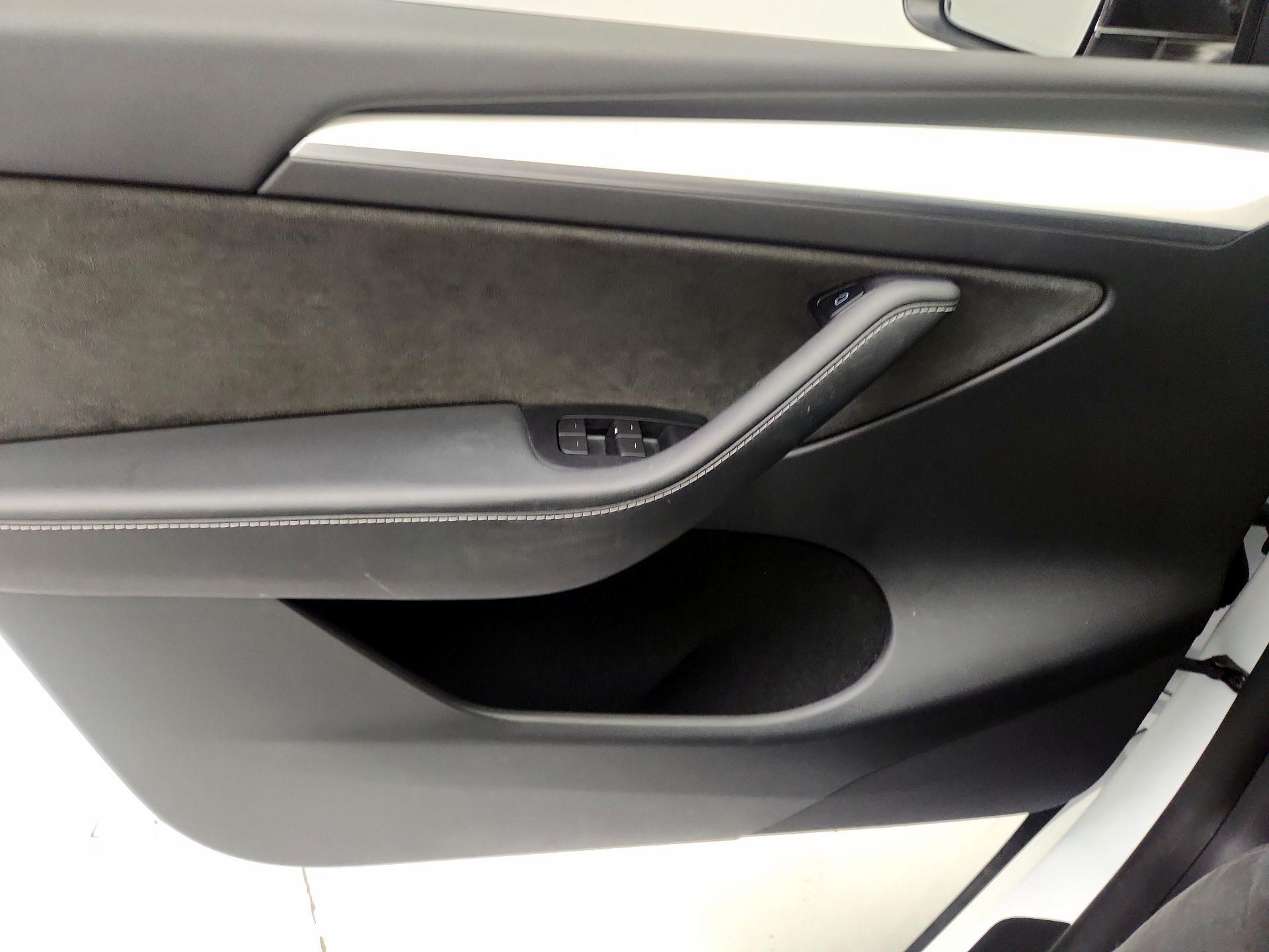 Thumbnail: 2022 Tesla Model Y - 12