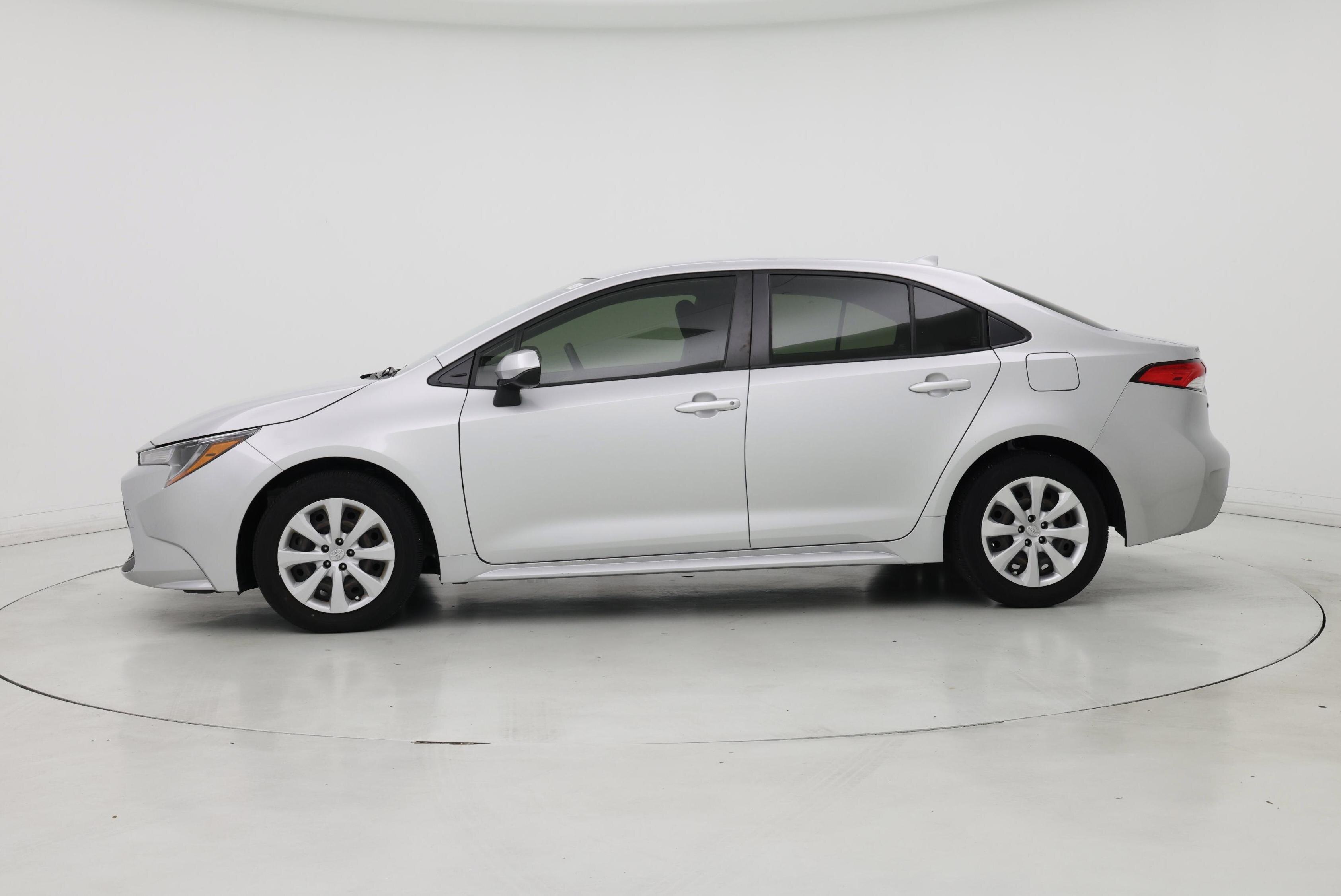 Thumbnail: 2022 Toyota Corolla - 3