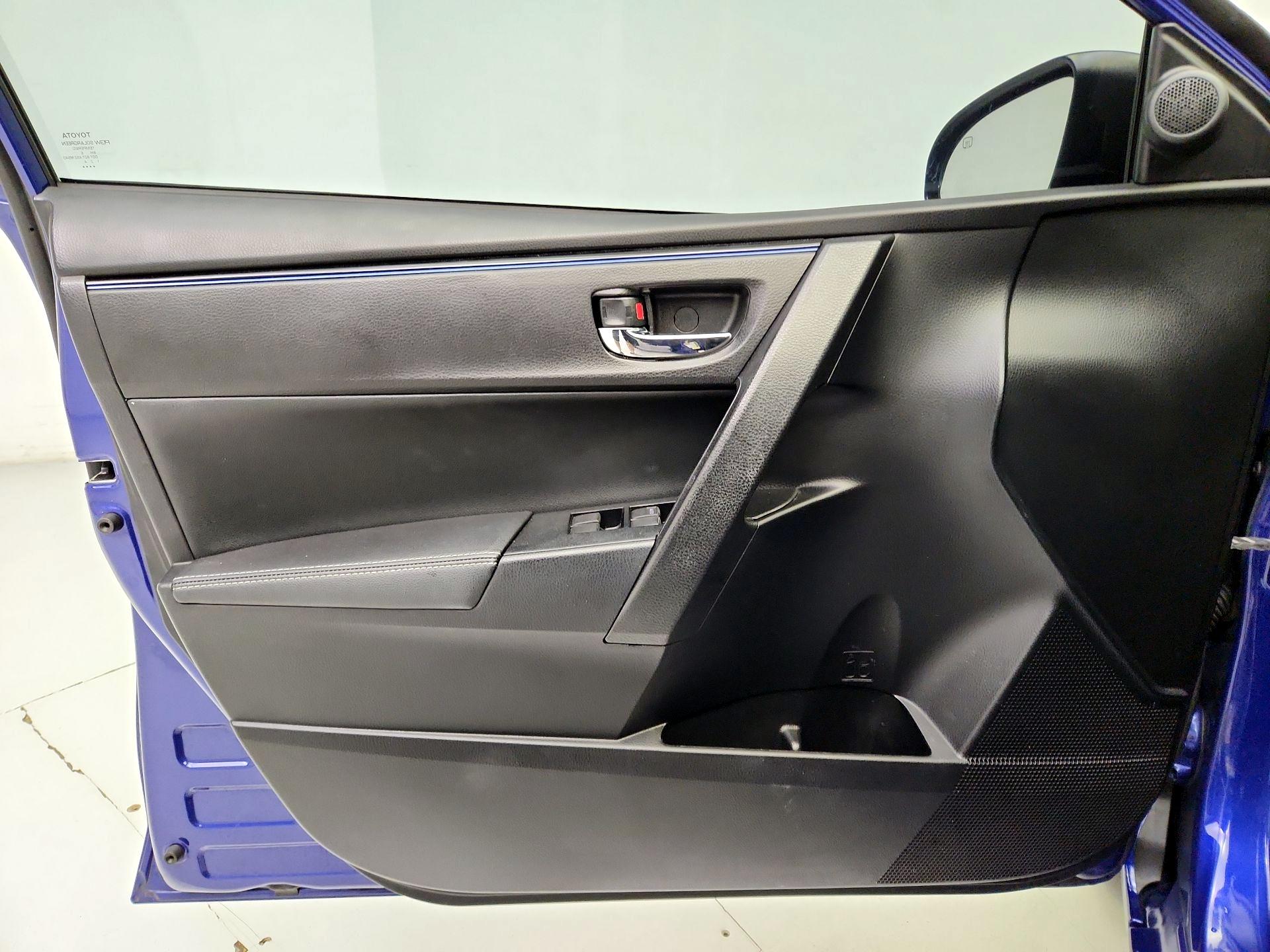 Thumbnail: 2017 Toyota Corolla - 12