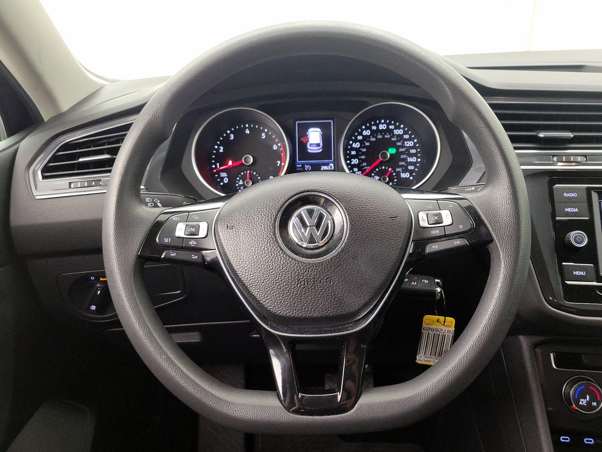Thumbnail: 2020 Volkswagen Tiguan - 10