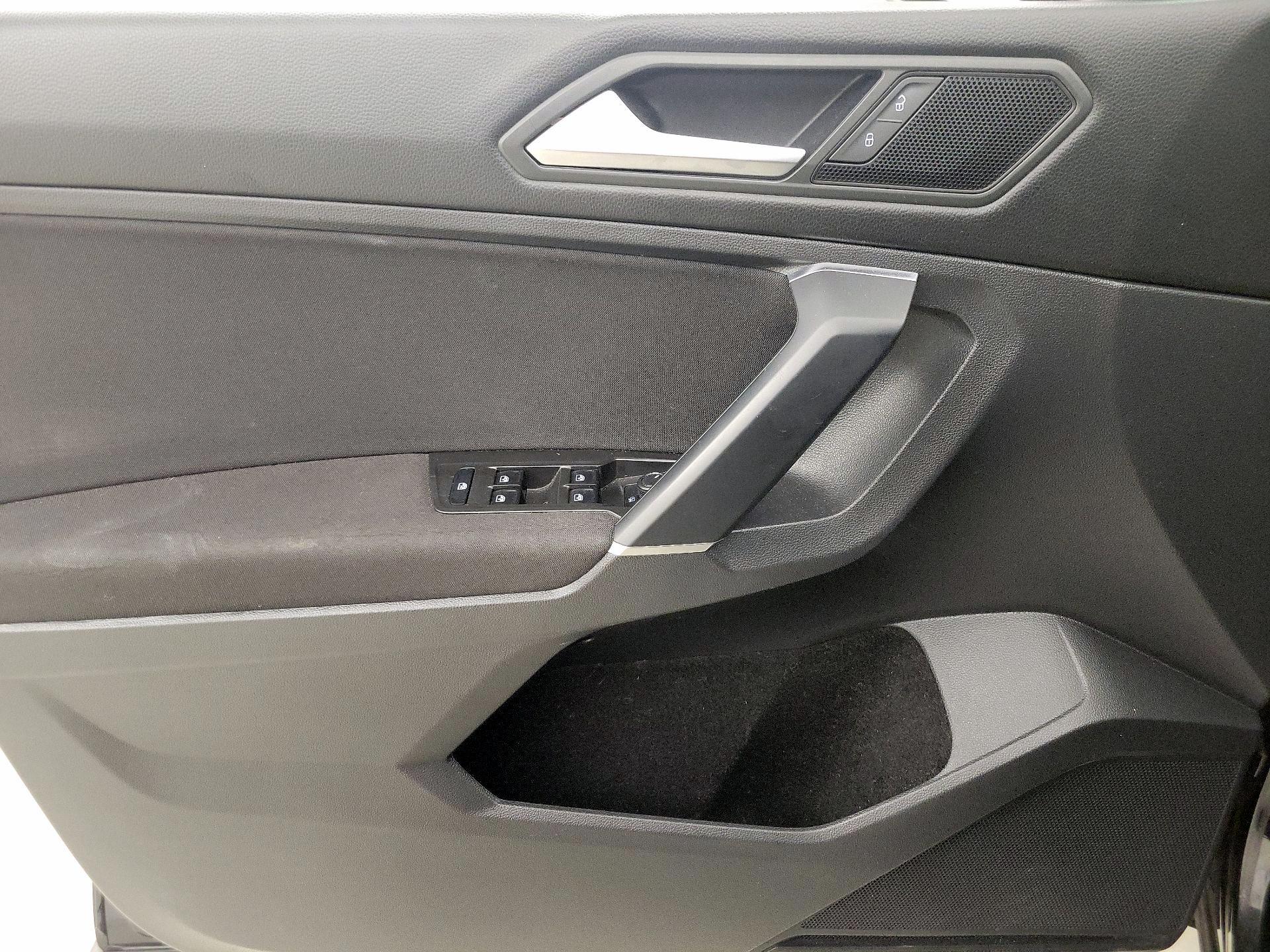 Thumbnail: 2020 Volkswagen Tiguan - 12