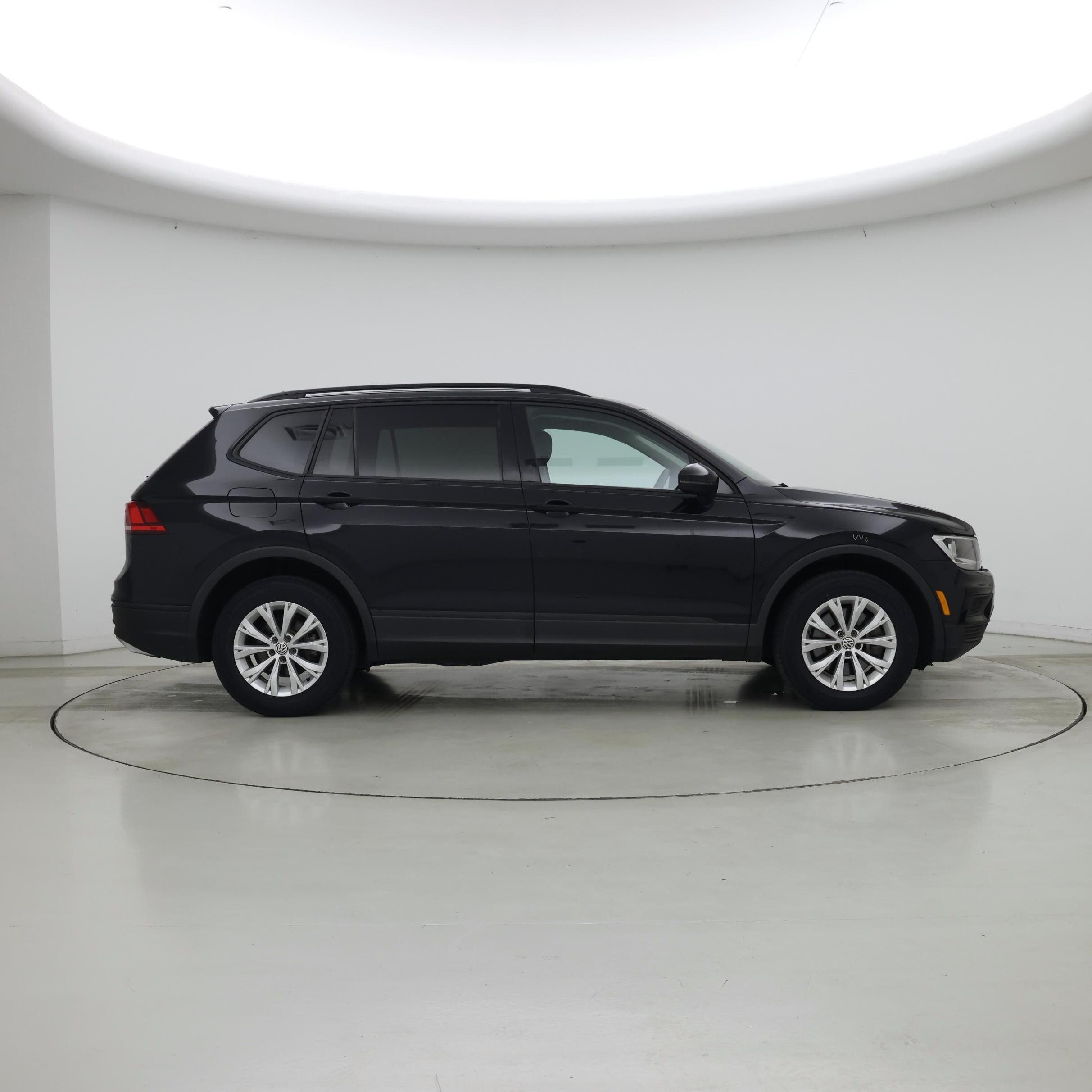 Thumbnail: 2020 Volkswagen Tiguan - 7