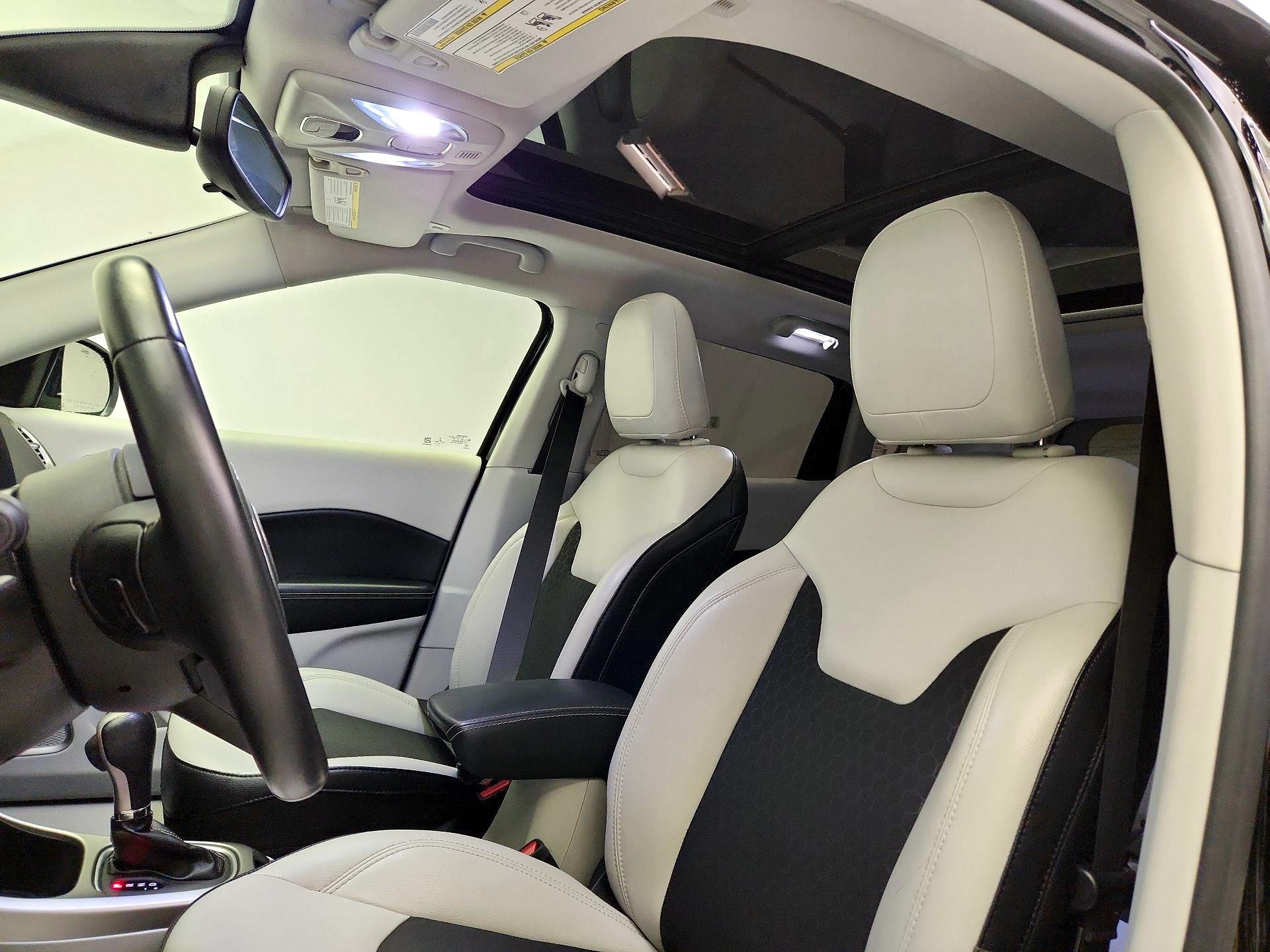 Thumbnail: 2019 Jeep Compass - 20