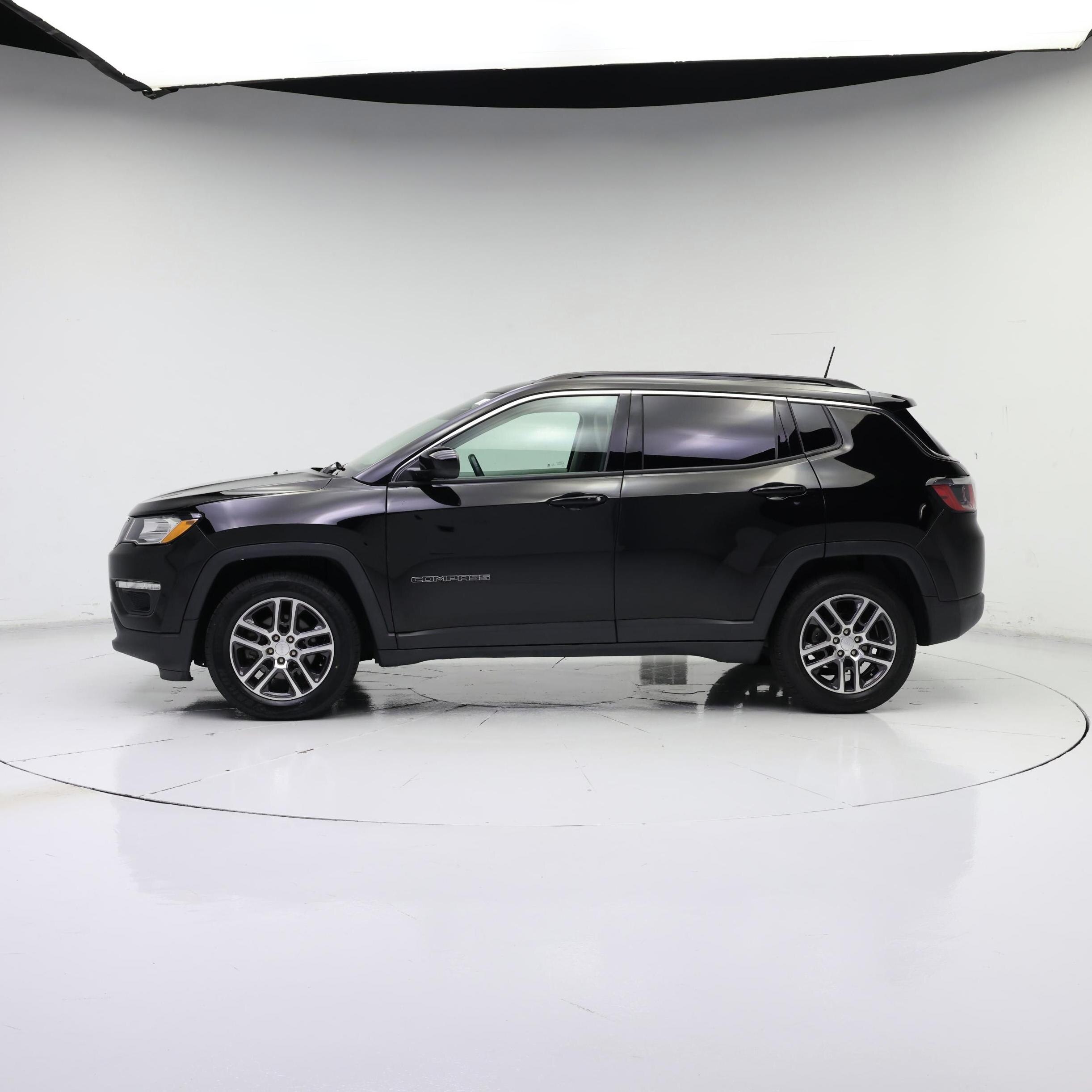 Thumbnail: 2019 Jeep Compass - 3