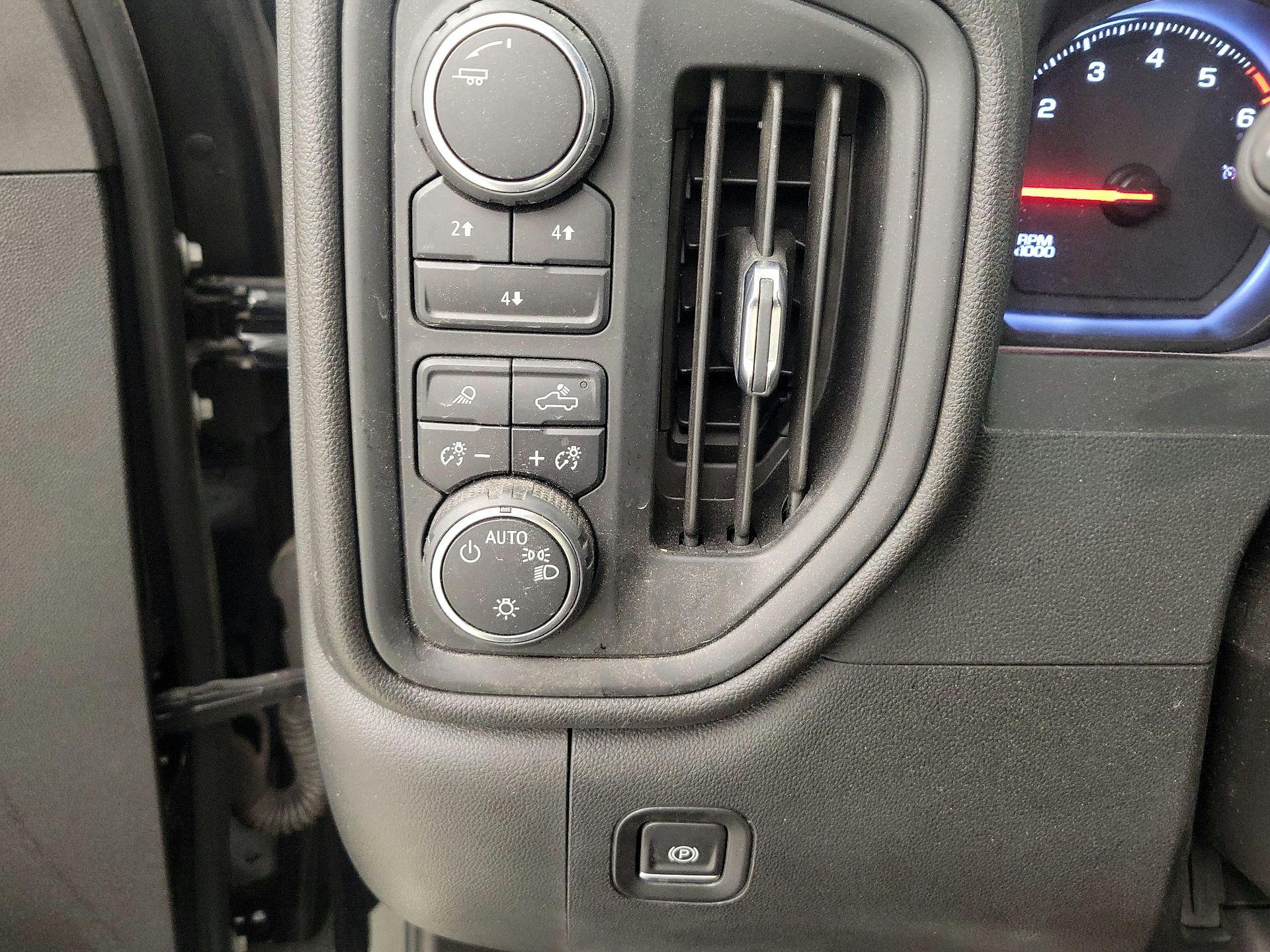 Thumbnail: 2024 Chevrolet Silverado 2500 - 13
