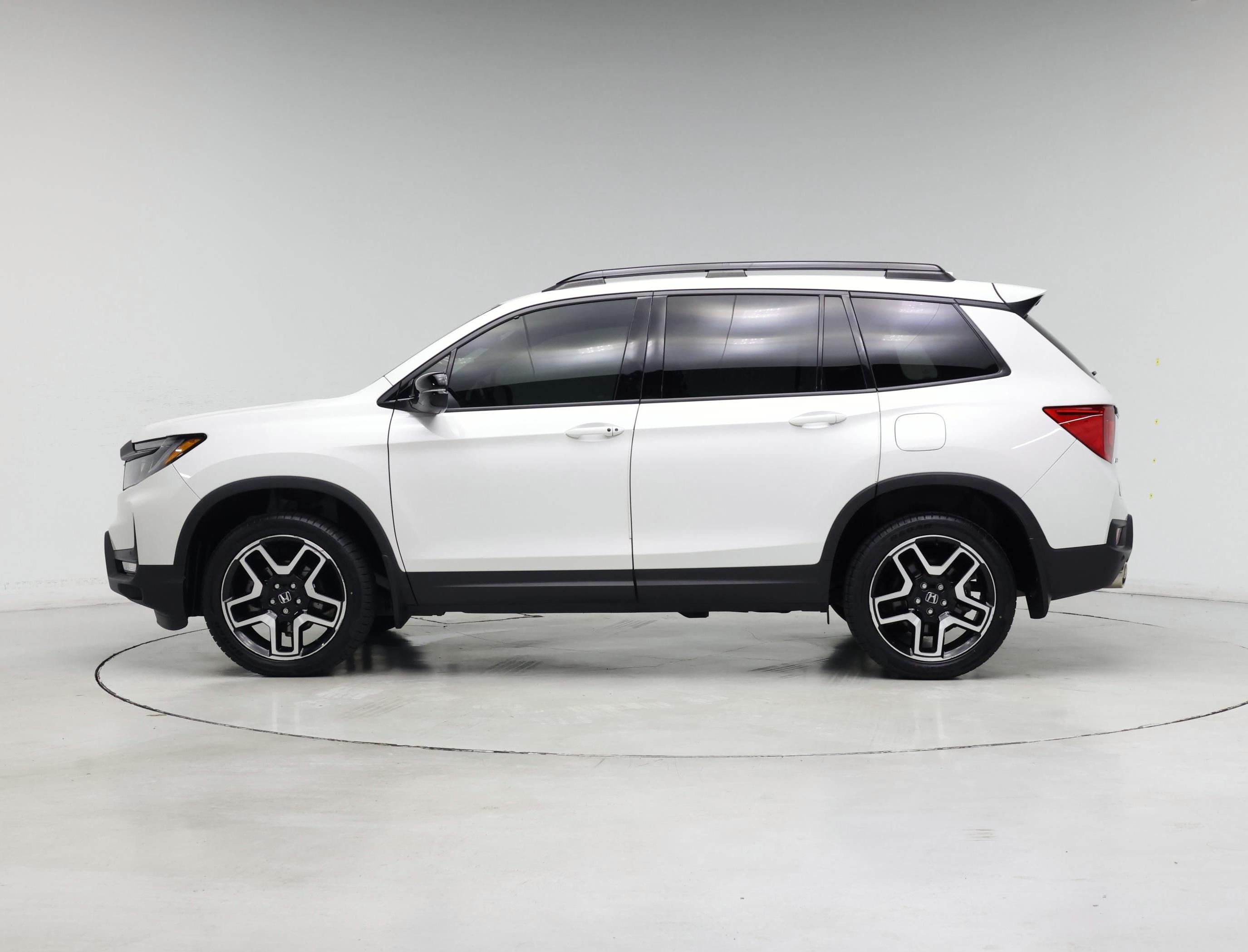 Thumbnail: 2023 Honda Passport - 3