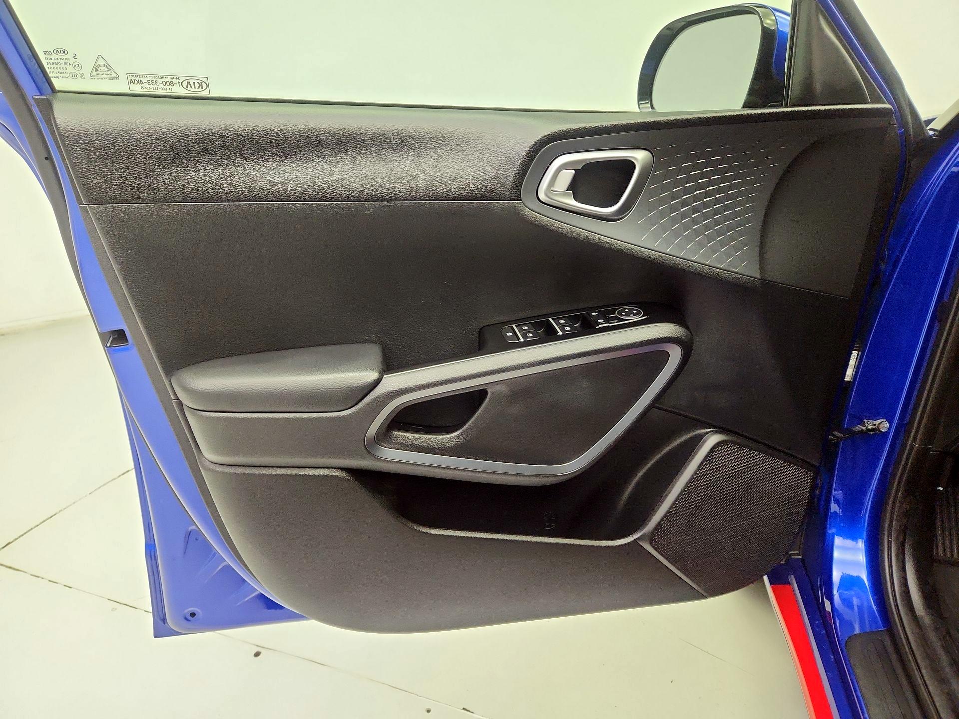 Thumbnail: 2020 Kia Soul - 12