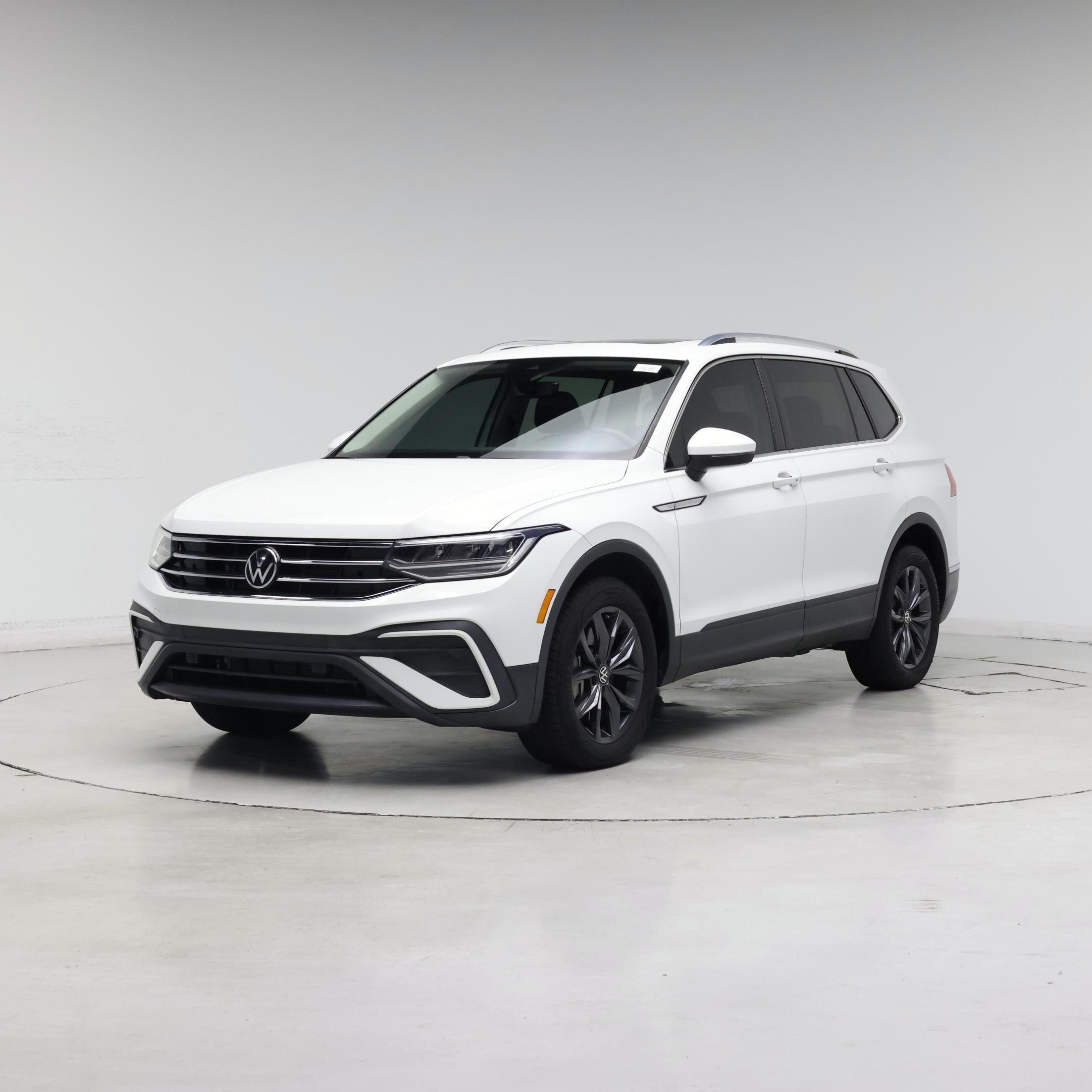 Thumbnail: 2022 Volkswagen Tiguan - 4