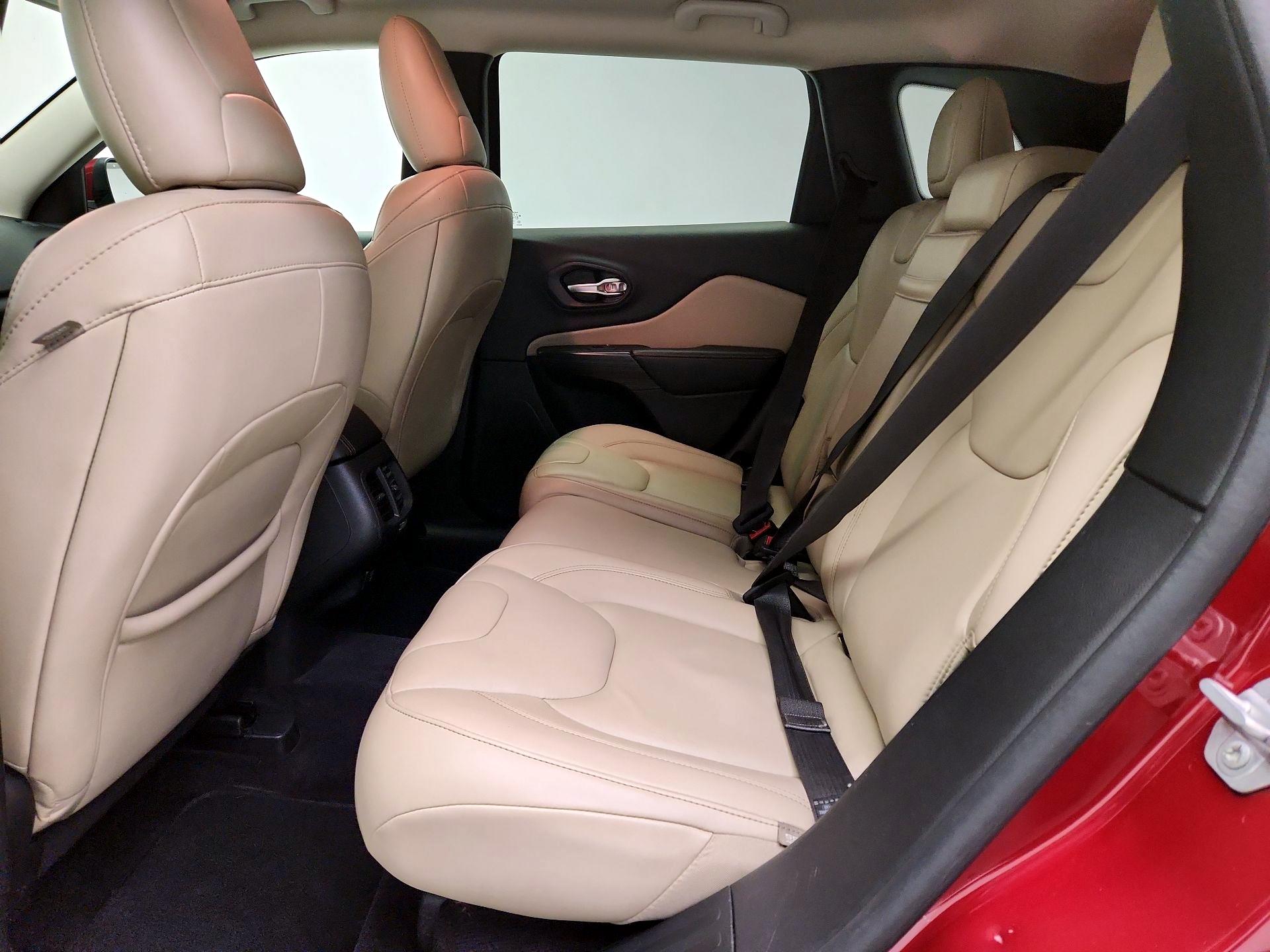 Thumbnail: 2016 Jeep Cherokee - 19