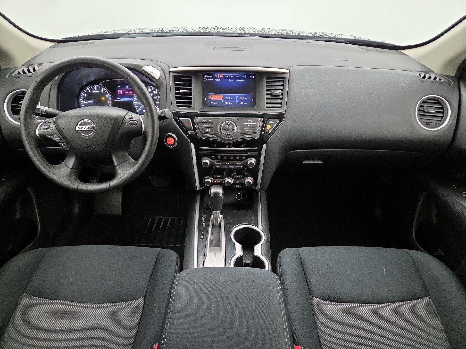 Thumbnail: 2017 Nissan Pathfinder - 9