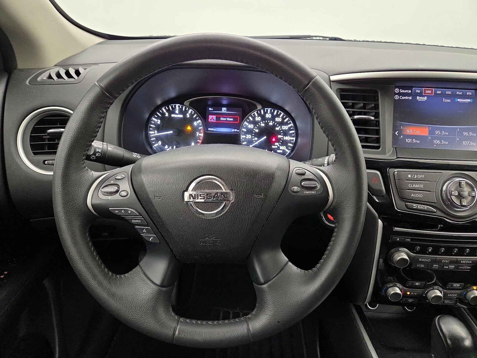 Thumbnail: 2017 Nissan Pathfinder - 10