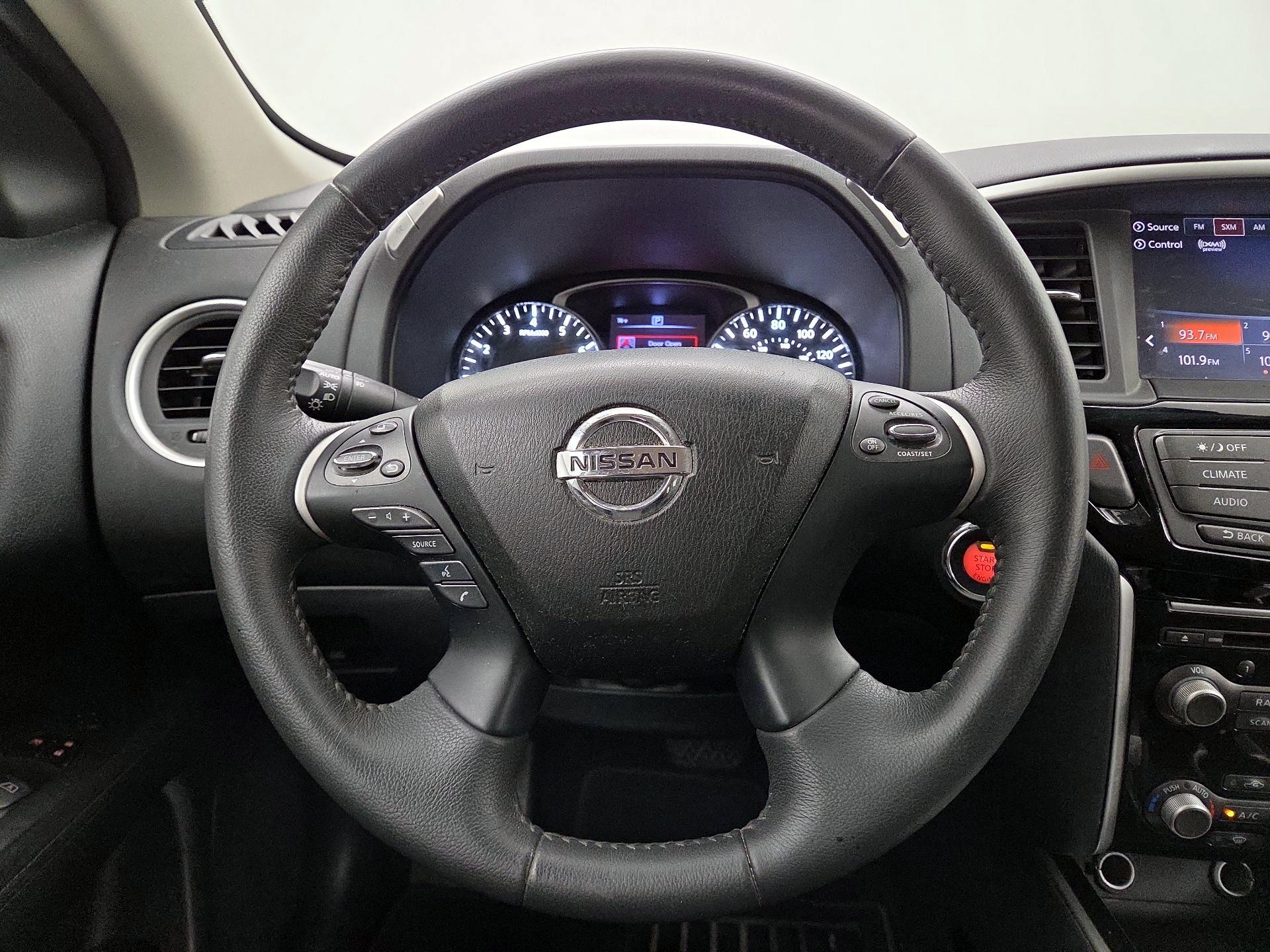 Thumbnail: 2017 Nissan Pathfinder - 13