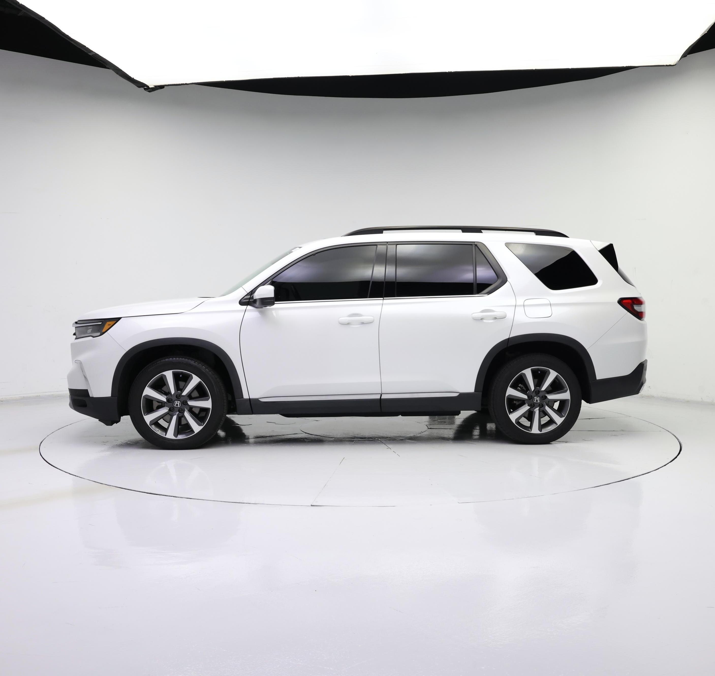 Thumbnail: 2023 Honda Pilot - 3