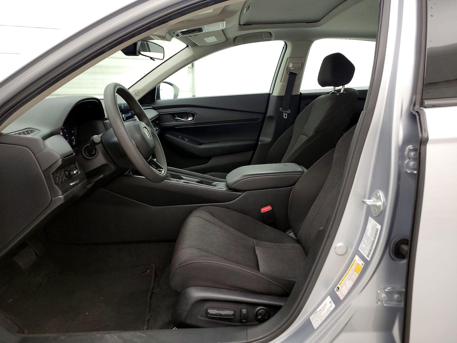2025 Honda Accord SE - Photo 12