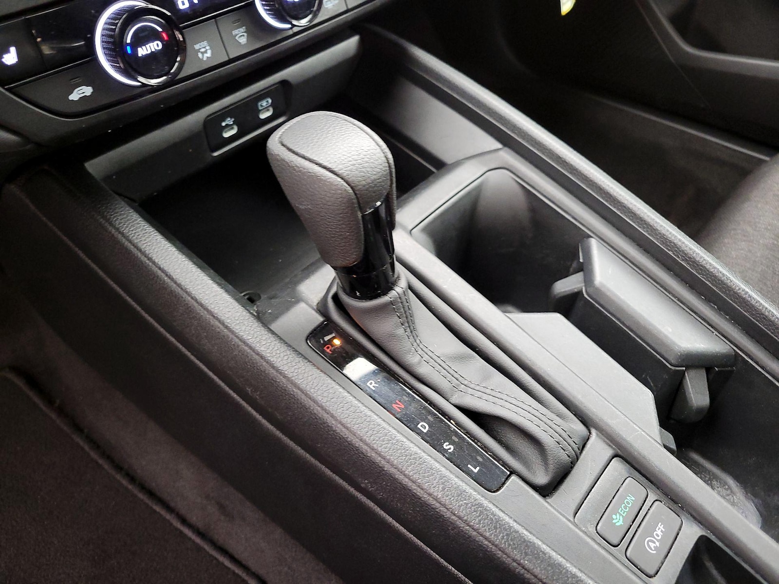 2025 Honda Accord SE - Photo 17
