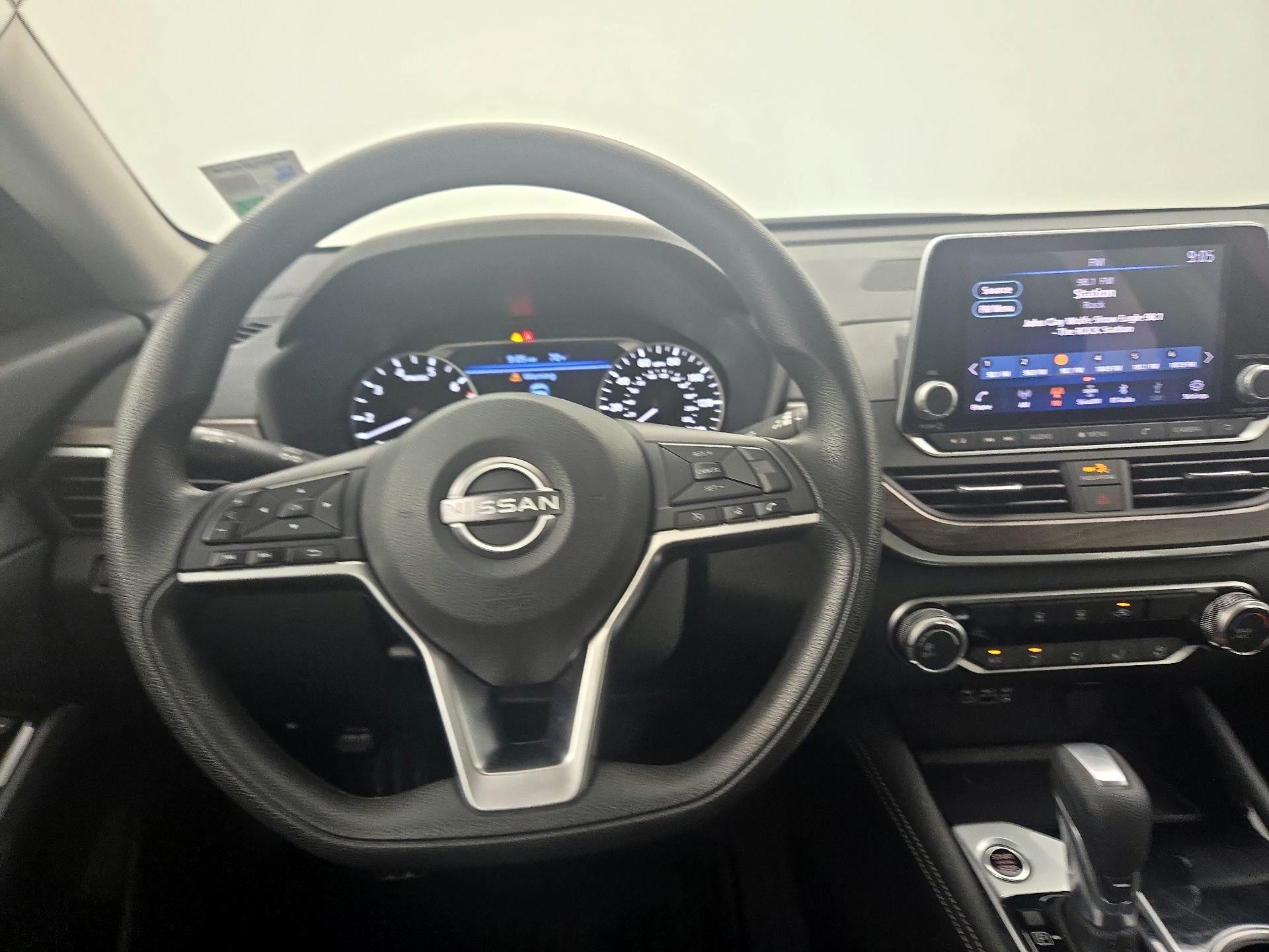 Thumbnail: 2023 Nissan Altima - 10
