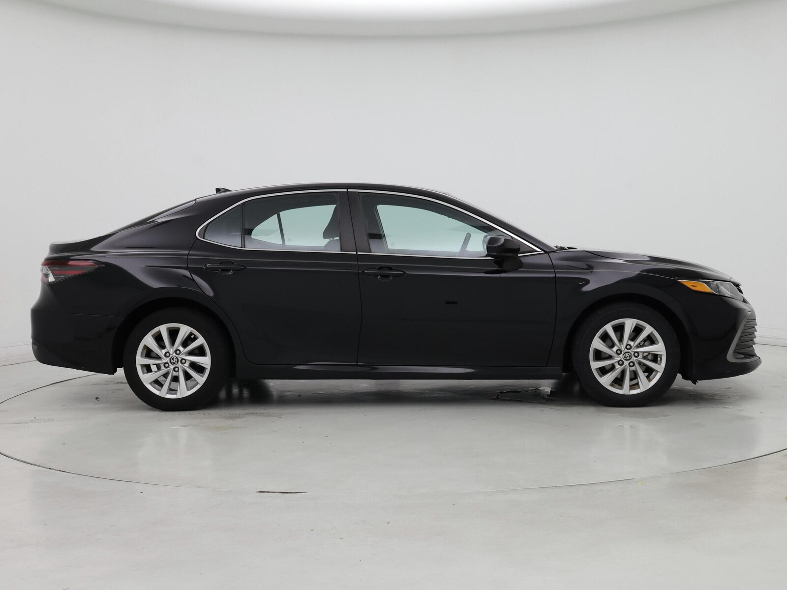 2023 Toyota Camry LE - Photo 8
