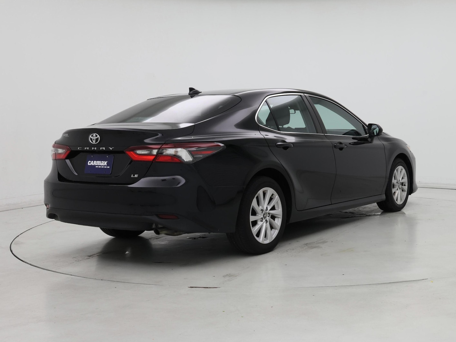 2023 Toyota Camry LE - Photo 9