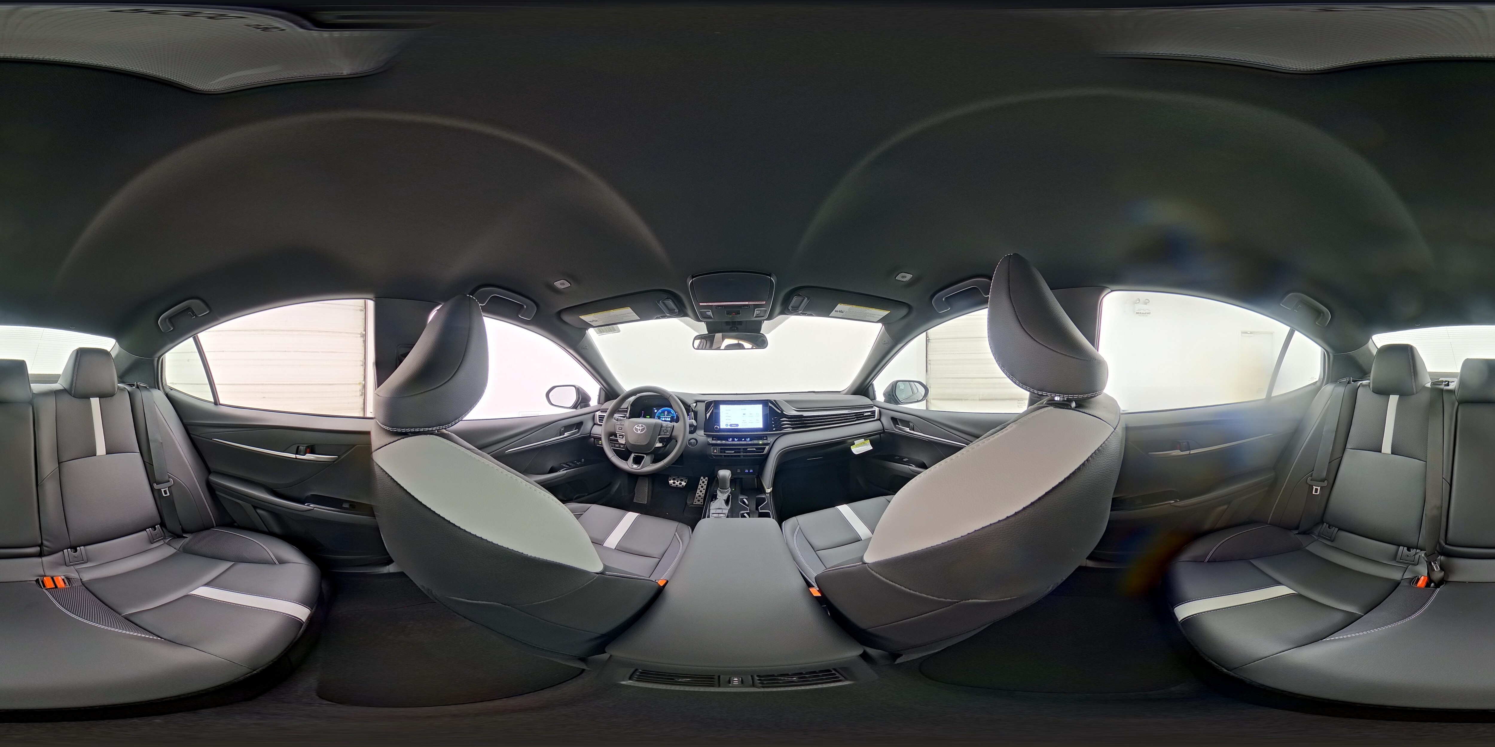 2025 Toyota Camry SE - Photo 25