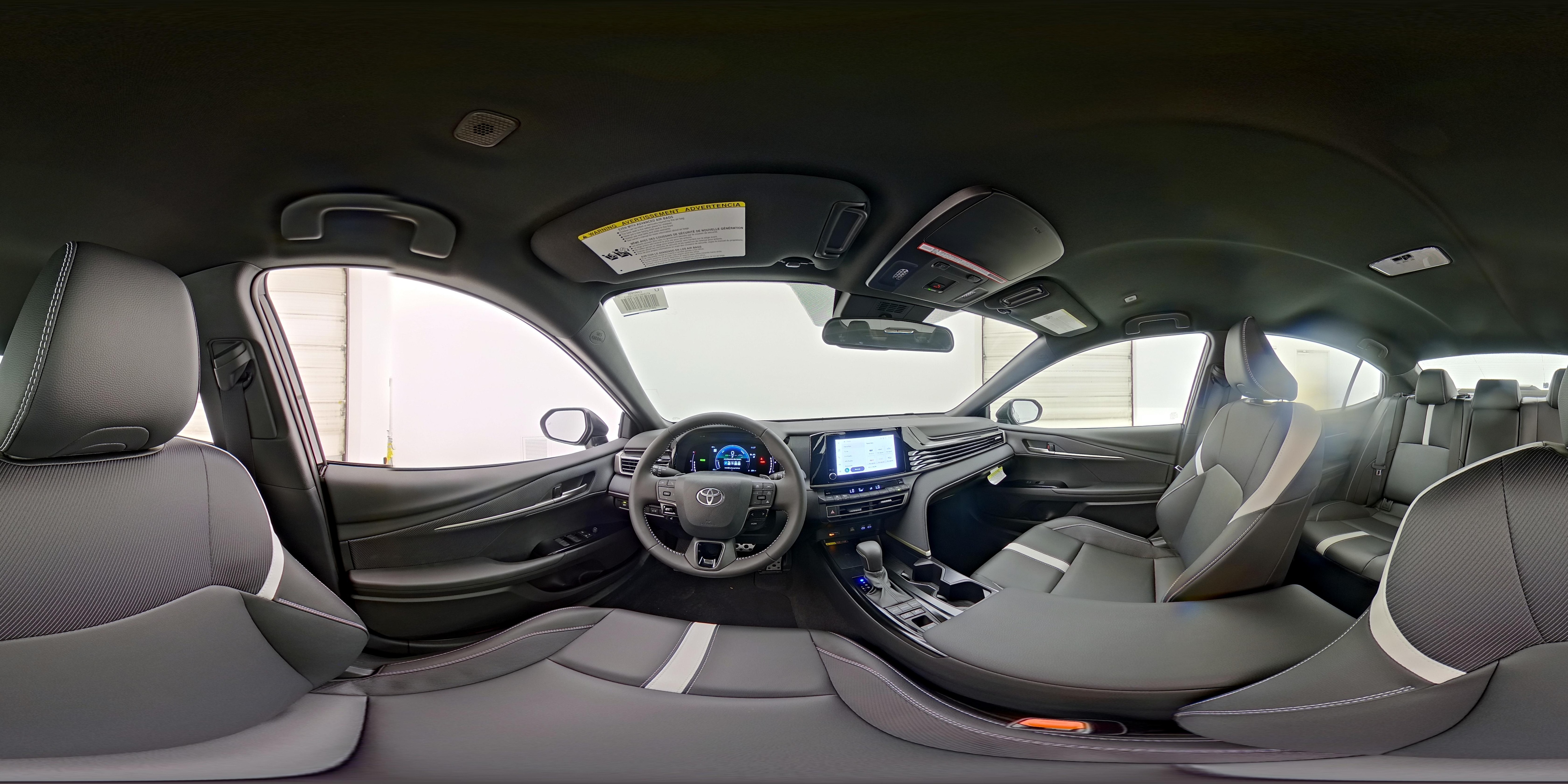 2025 Toyota Camry SE - Photo 26