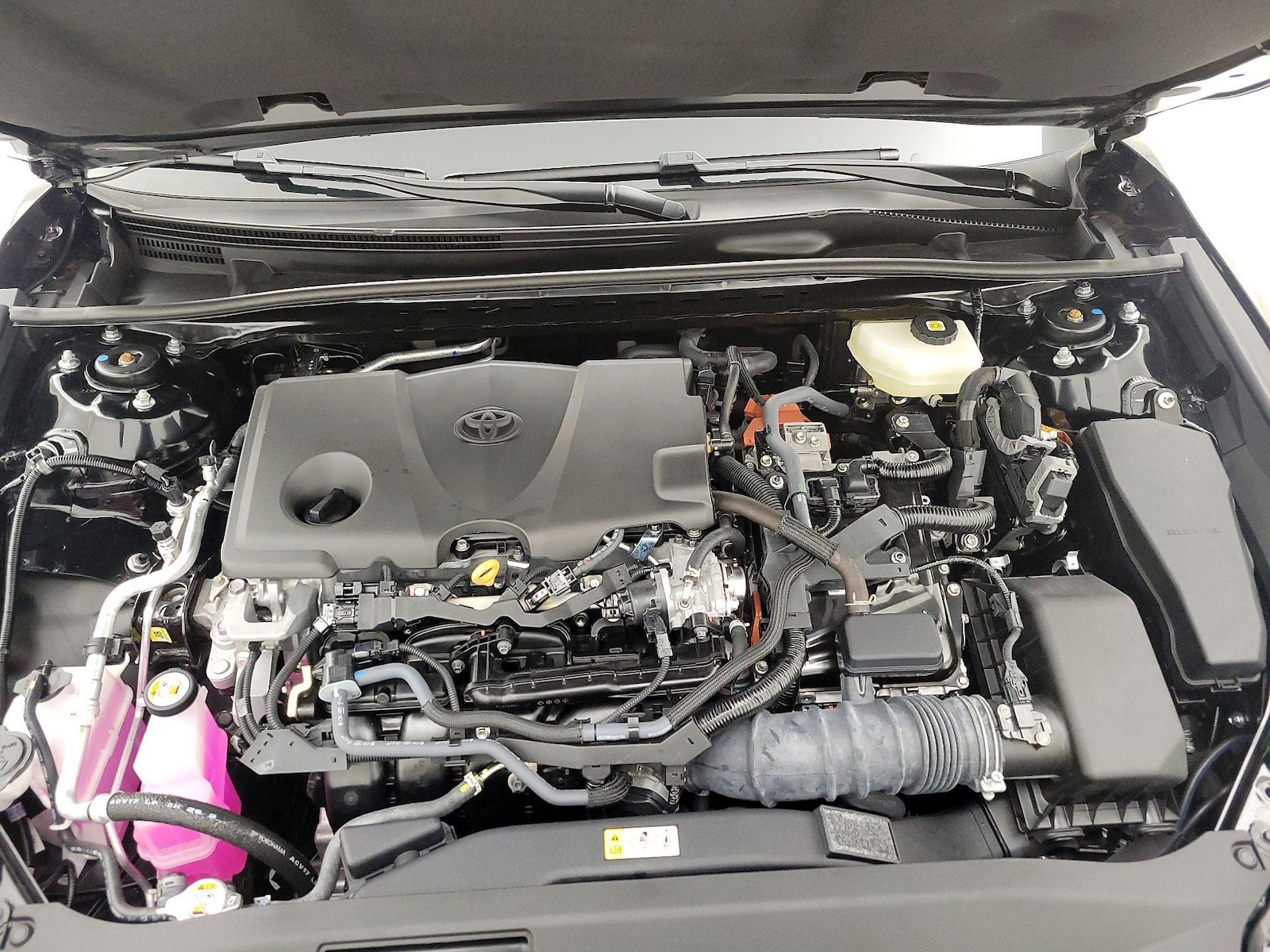 2025 Toyota Camry SE - Photo 22