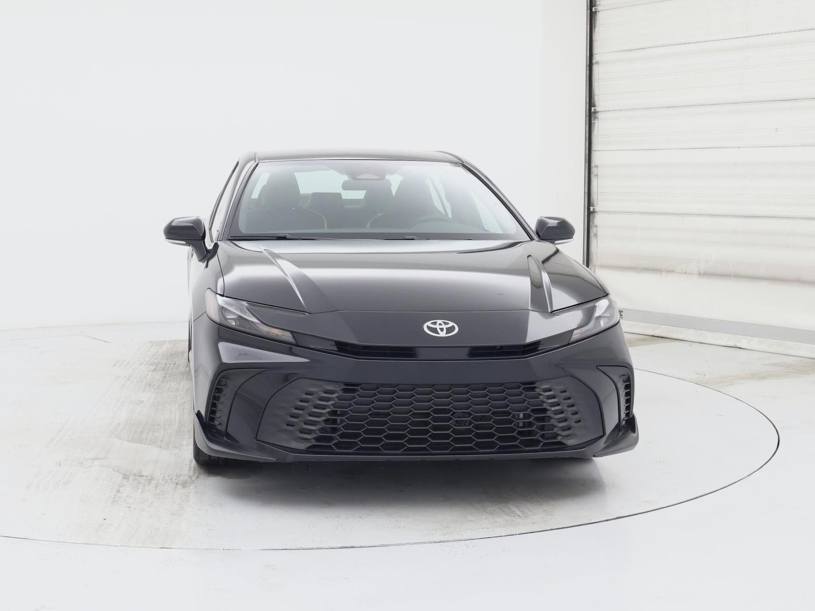 2025 Toyota Camry SE - Photo 6