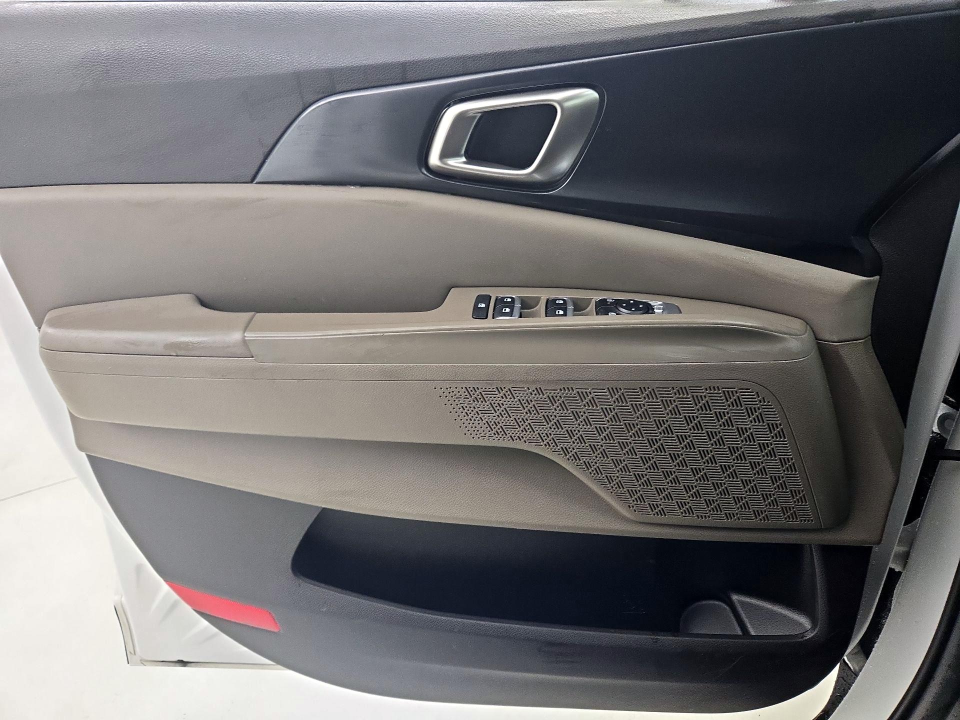Thumbnail: 2025 Kia Carnival - 12